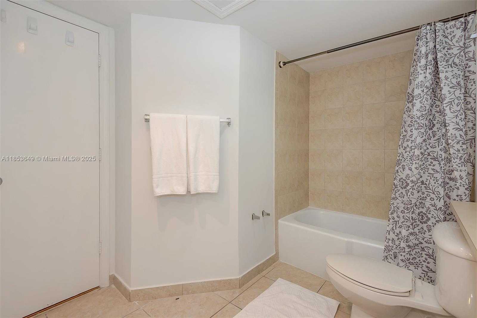 Small Image of 5600 COLLINS AVE #15N, Miami Beach Number 19