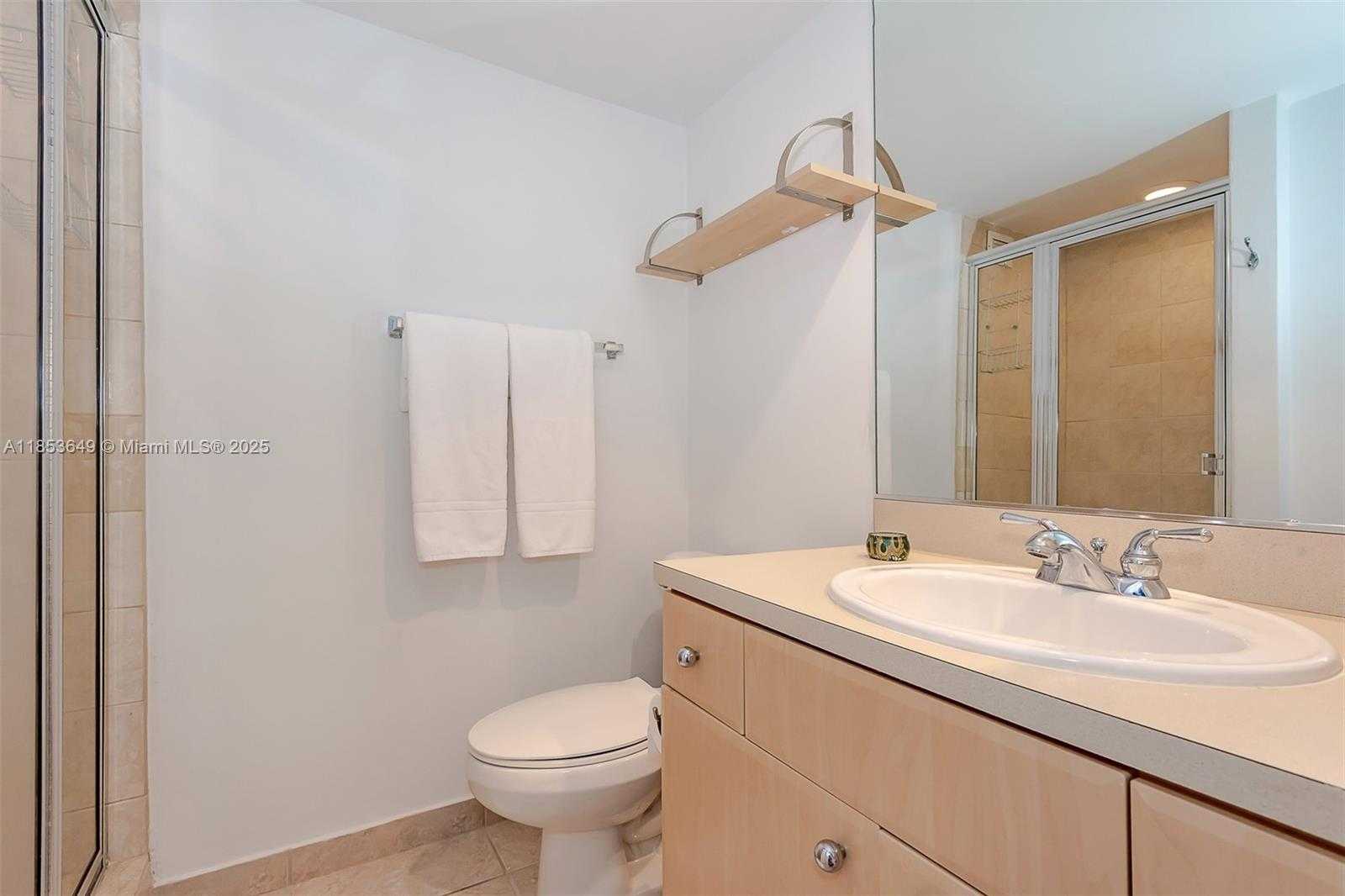 Small Image of 5600 COLLINS AVE #15N, Miami Beach Number 24