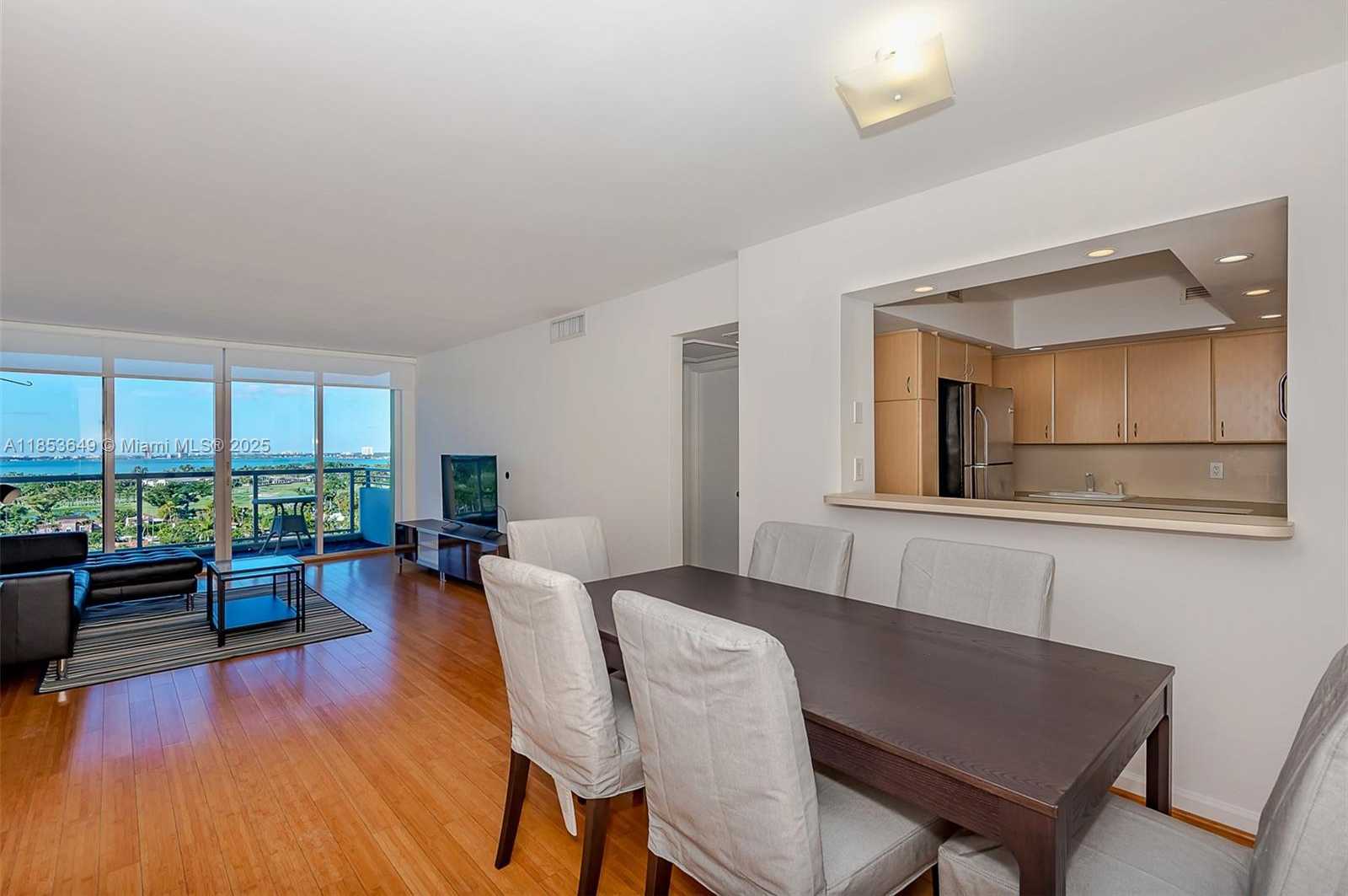 Small Image of 5600 COLLINS AVE #15N, Miami Beach Number 5