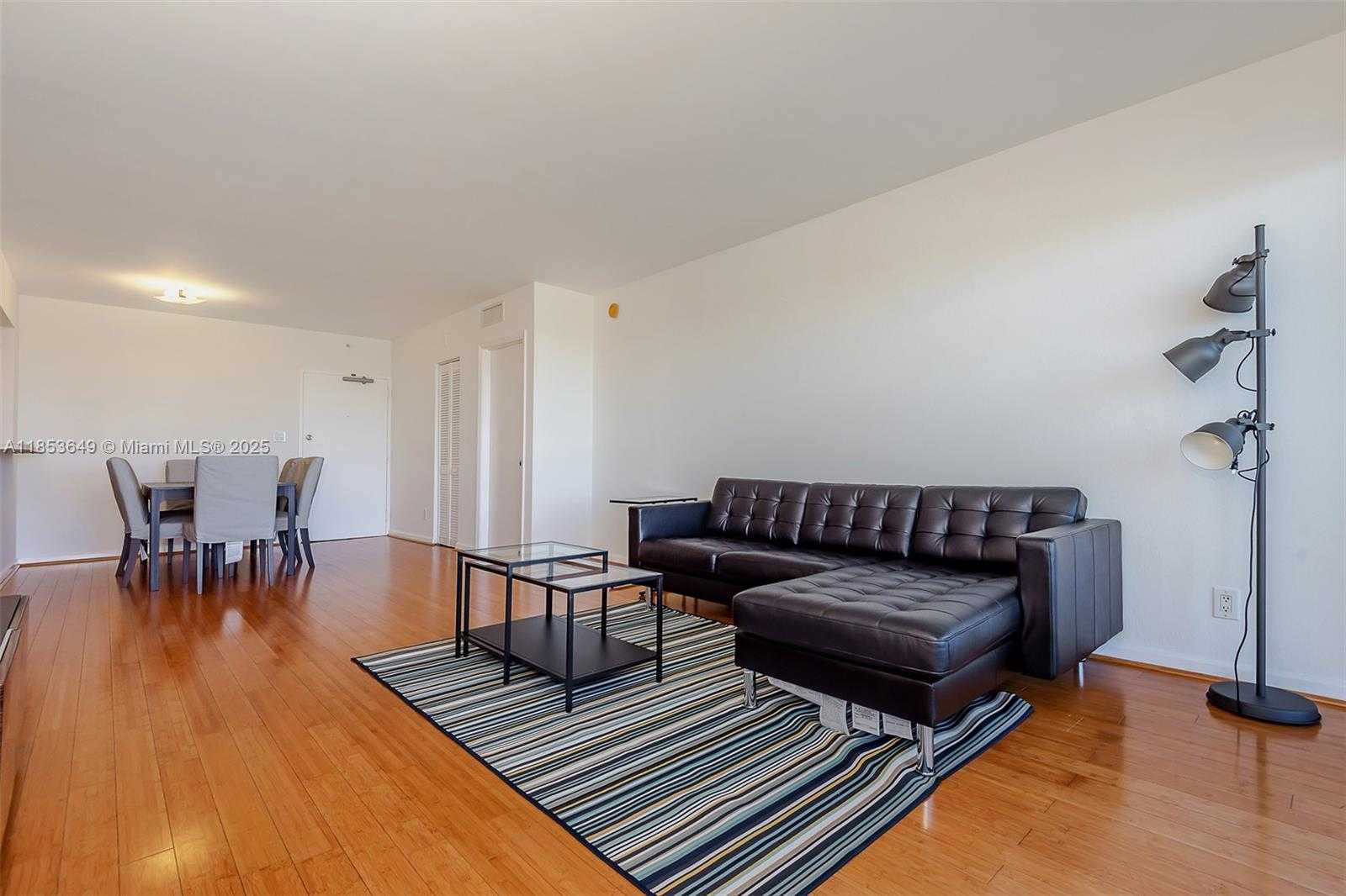 Small Image of 5600 COLLINS AVE #15N, Miami Beach Number 6