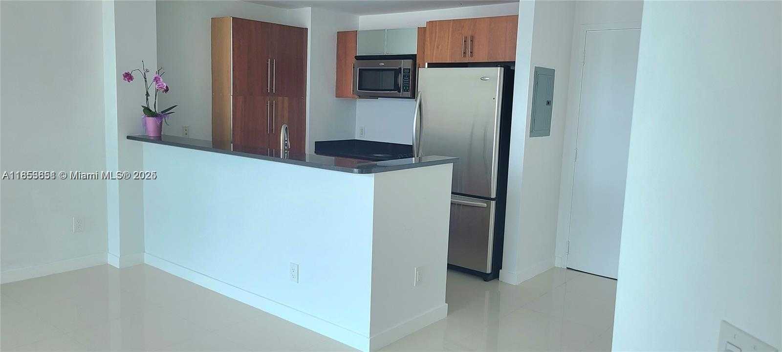 Small Image of 300 SOUTH BISCAYNE BLVD #T-2205, Miami Number 2