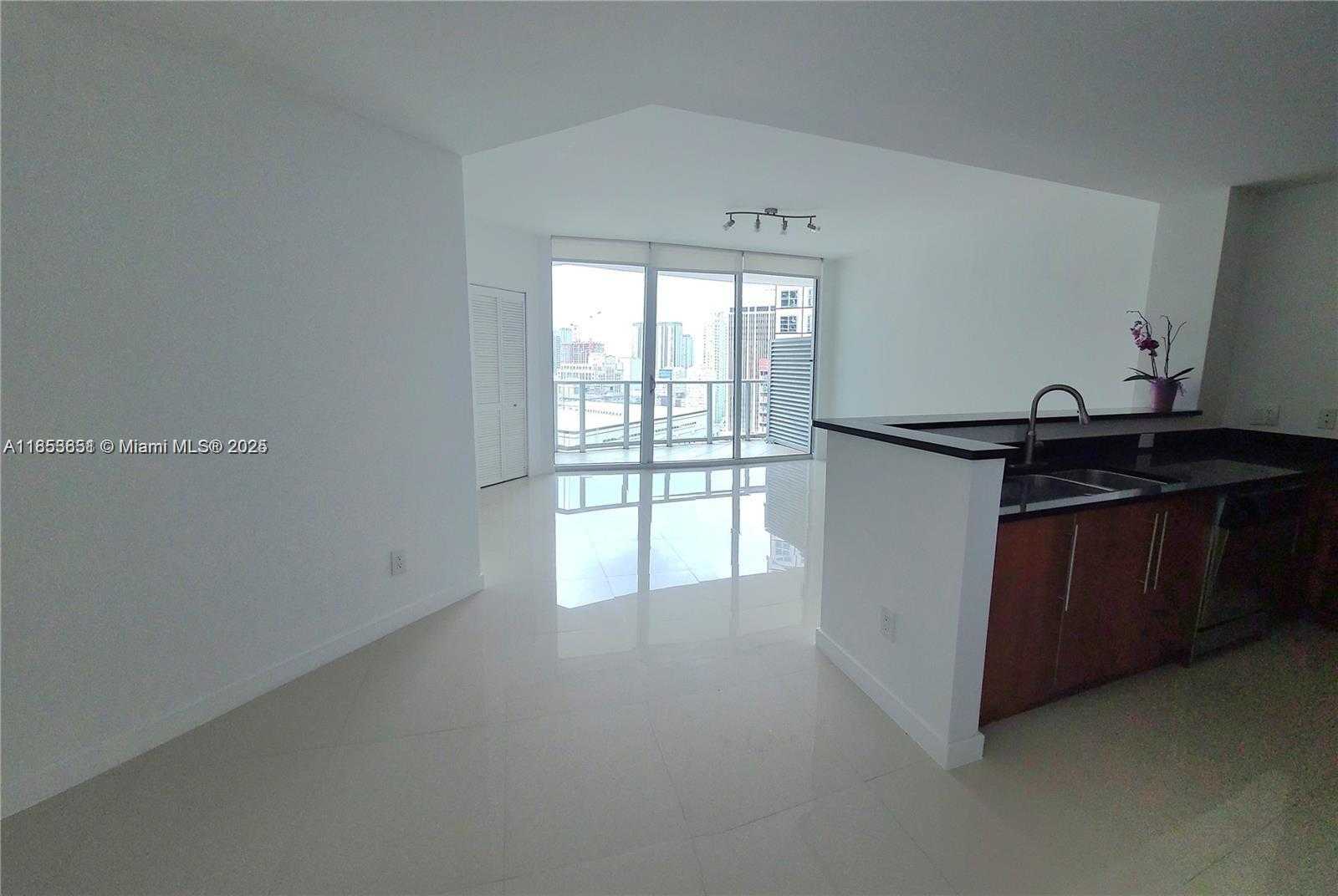 Small Image of 300 SOUTH BISCAYNE BLVD #T-2205, Miami Number 3