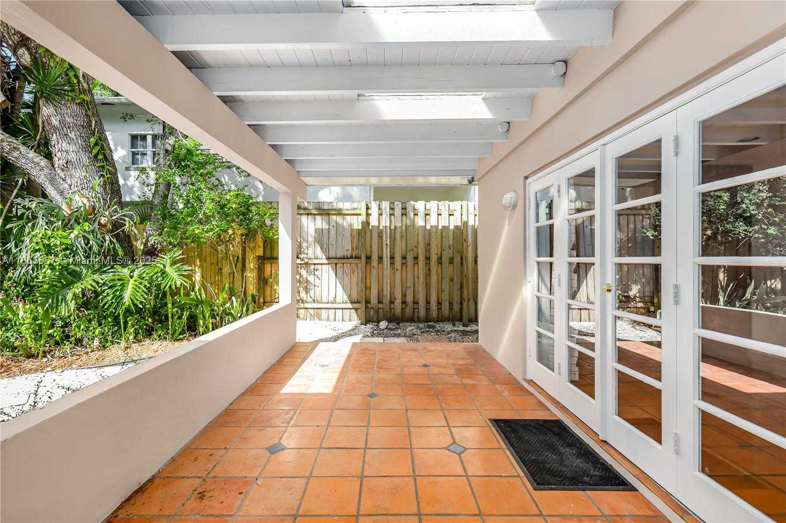 Small Image of 4161 VENTURA AVE, Miami Number 10