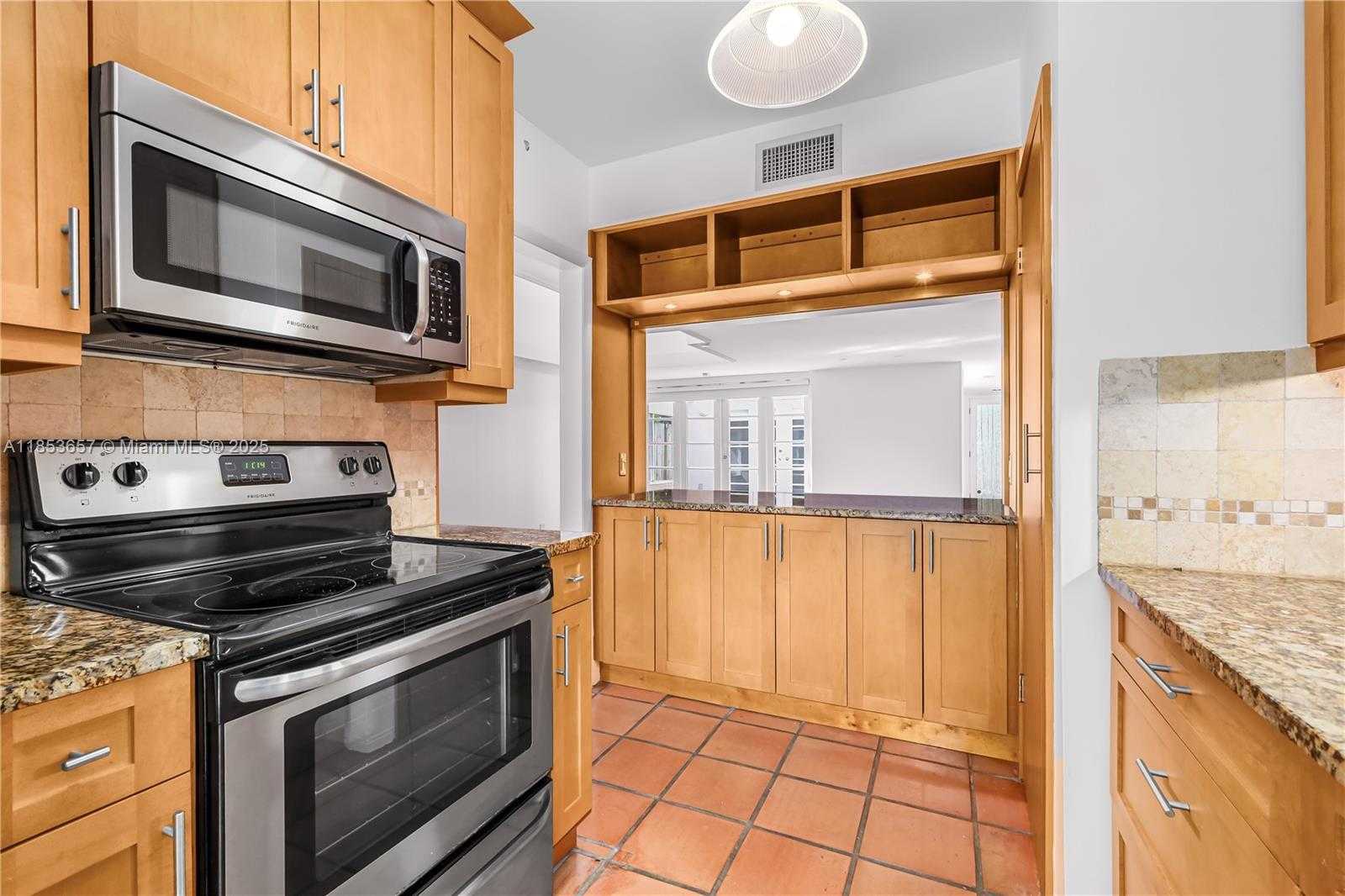 Small Image of 4161 VENTURA AVE, Miami Number 19