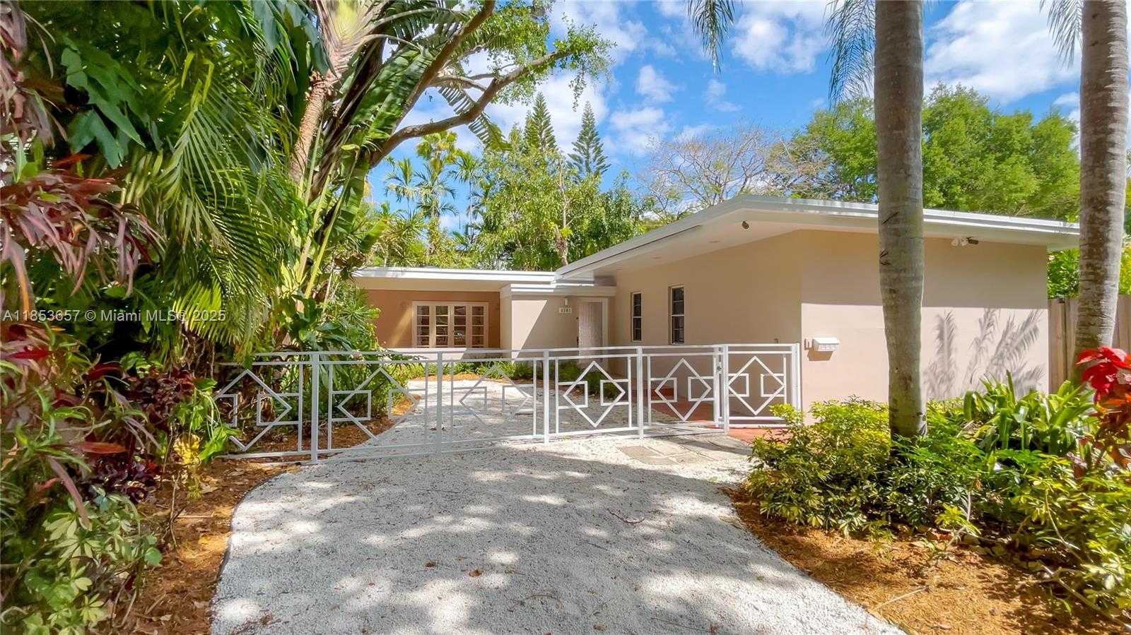Small Image of 4161 VENTURA AVE, Miami Number 2