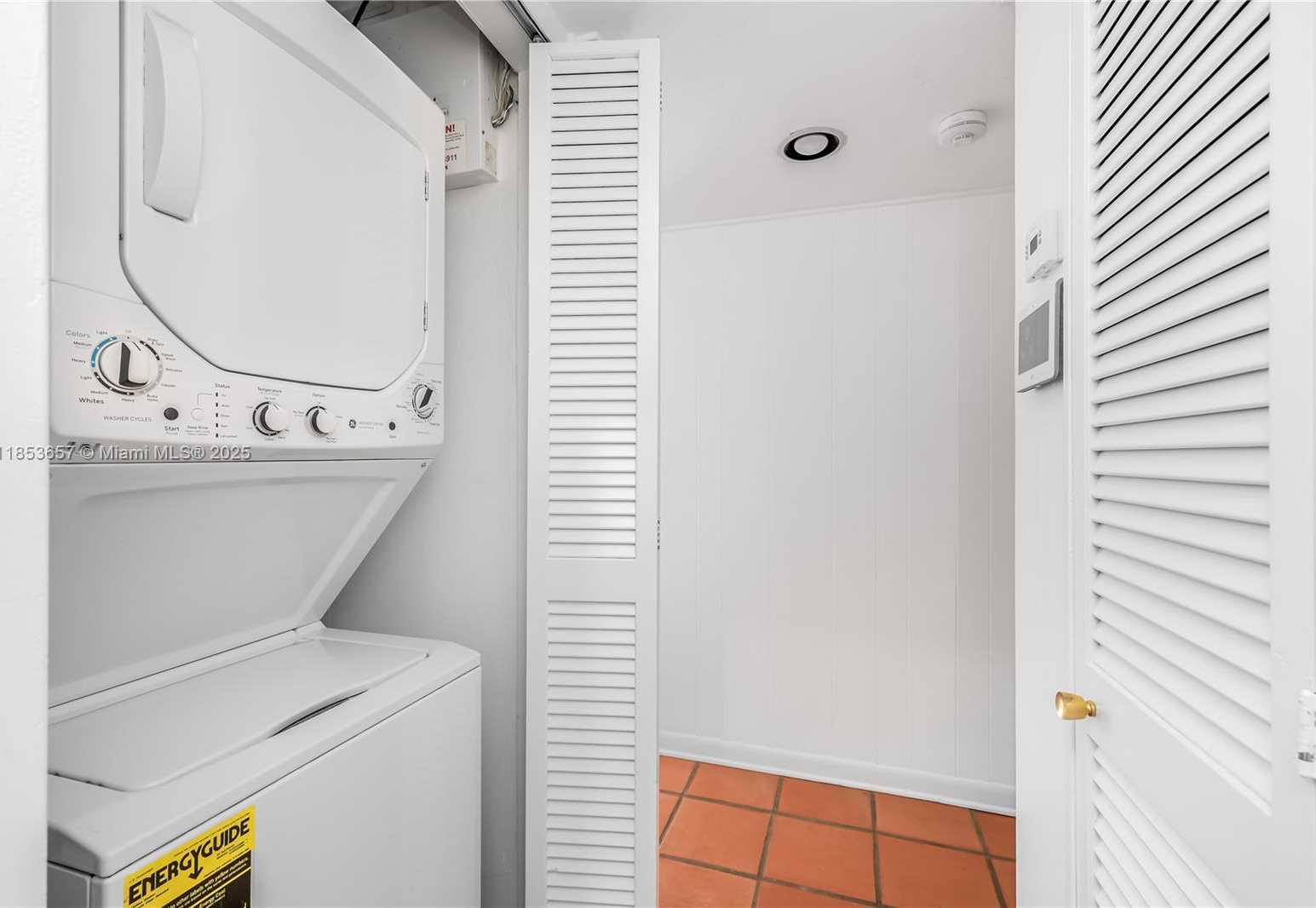 Small Image of 4161 VENTURA AVE, Miami Number 24