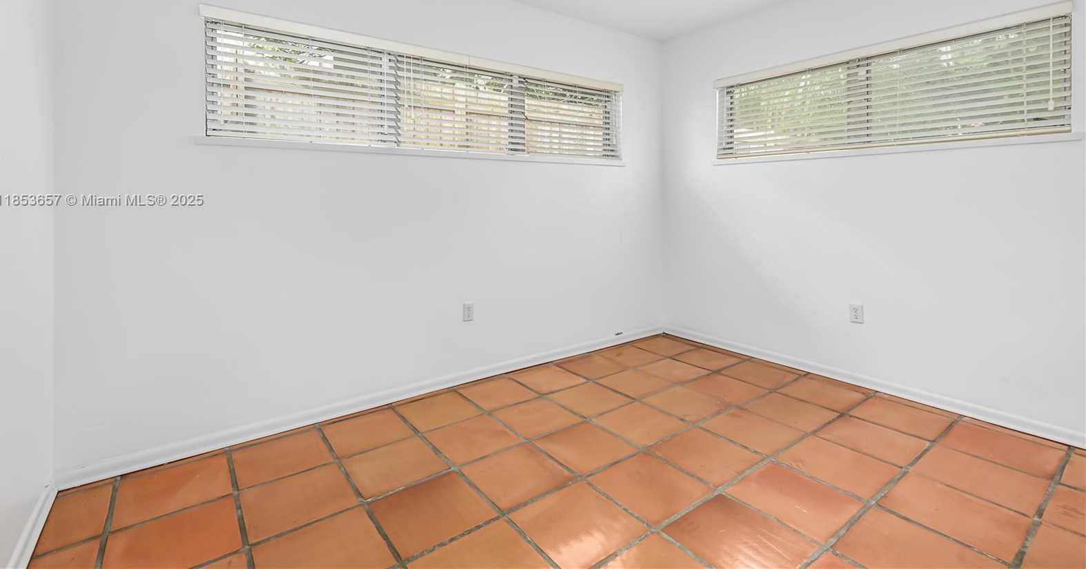 Small Image of 4161 VENTURA AVE, Miami Number 25