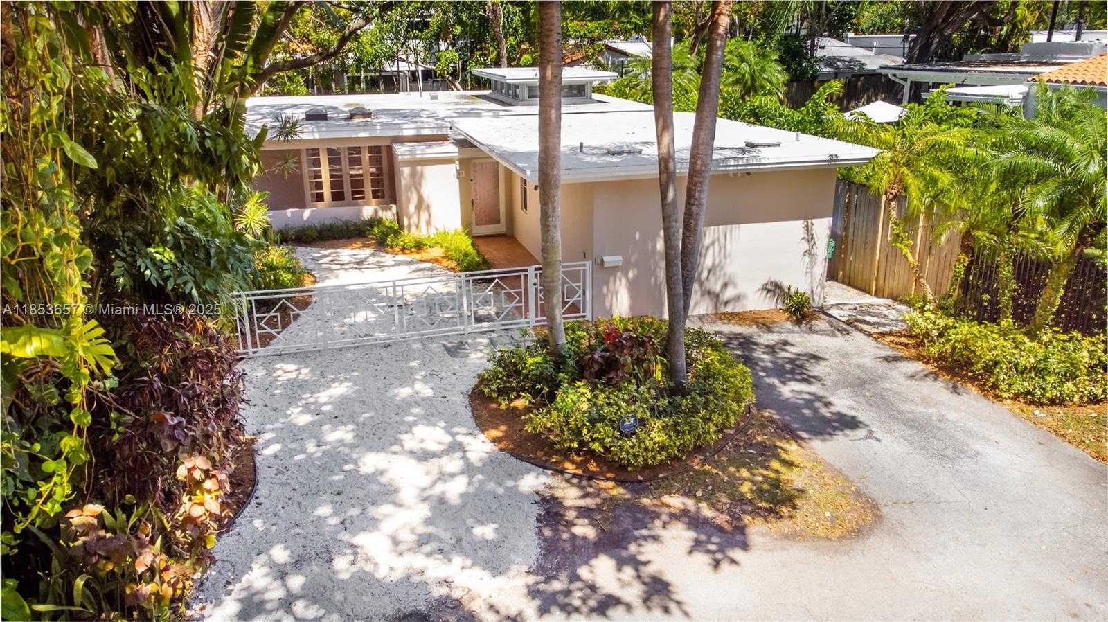Small Image of 4161 VENTURA AVE, Miami Number 3