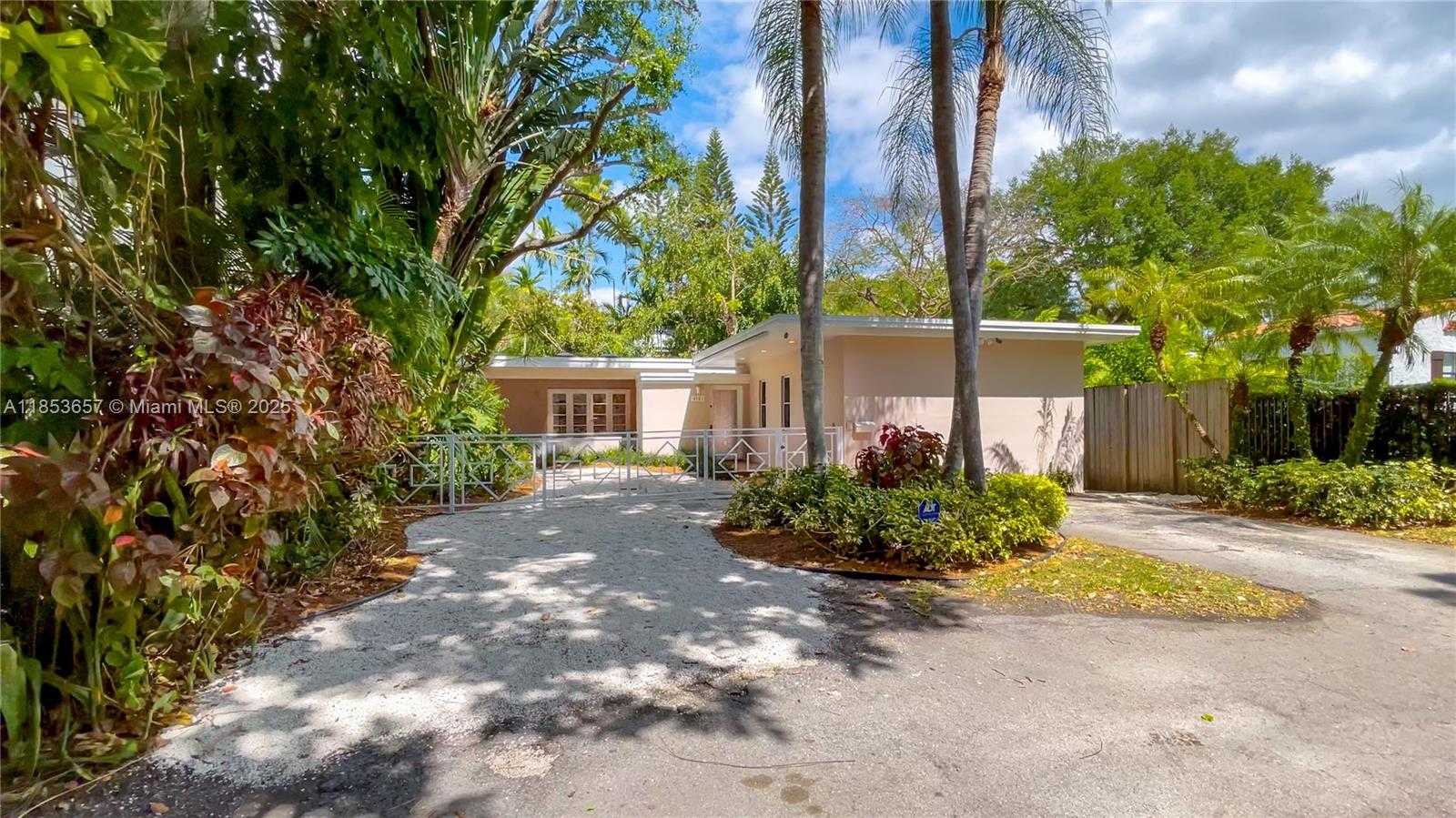 Small Image of 4161 VENTURA AVE, Miami Number 32