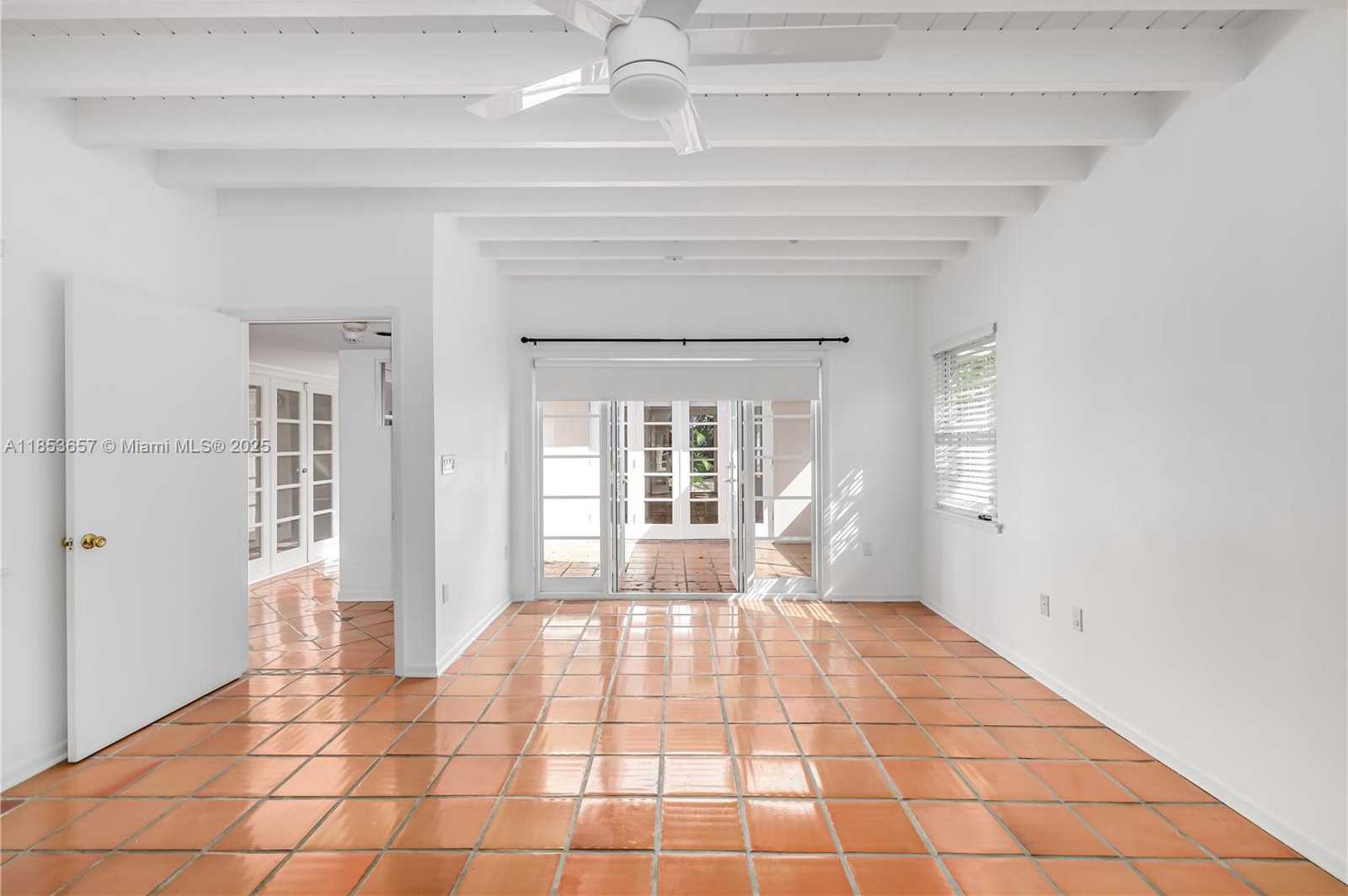 Small Image of 4161 VENTURA AVE, Miami Number 9