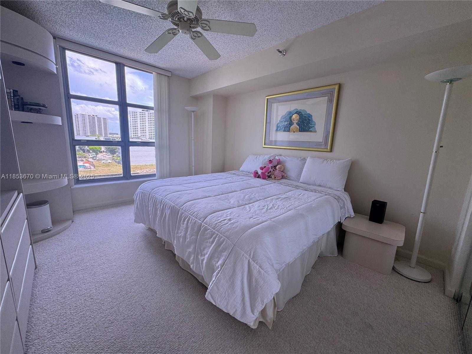 Small Image of 3530 MYSTIC POINTE DR #601, Aventura Number 11