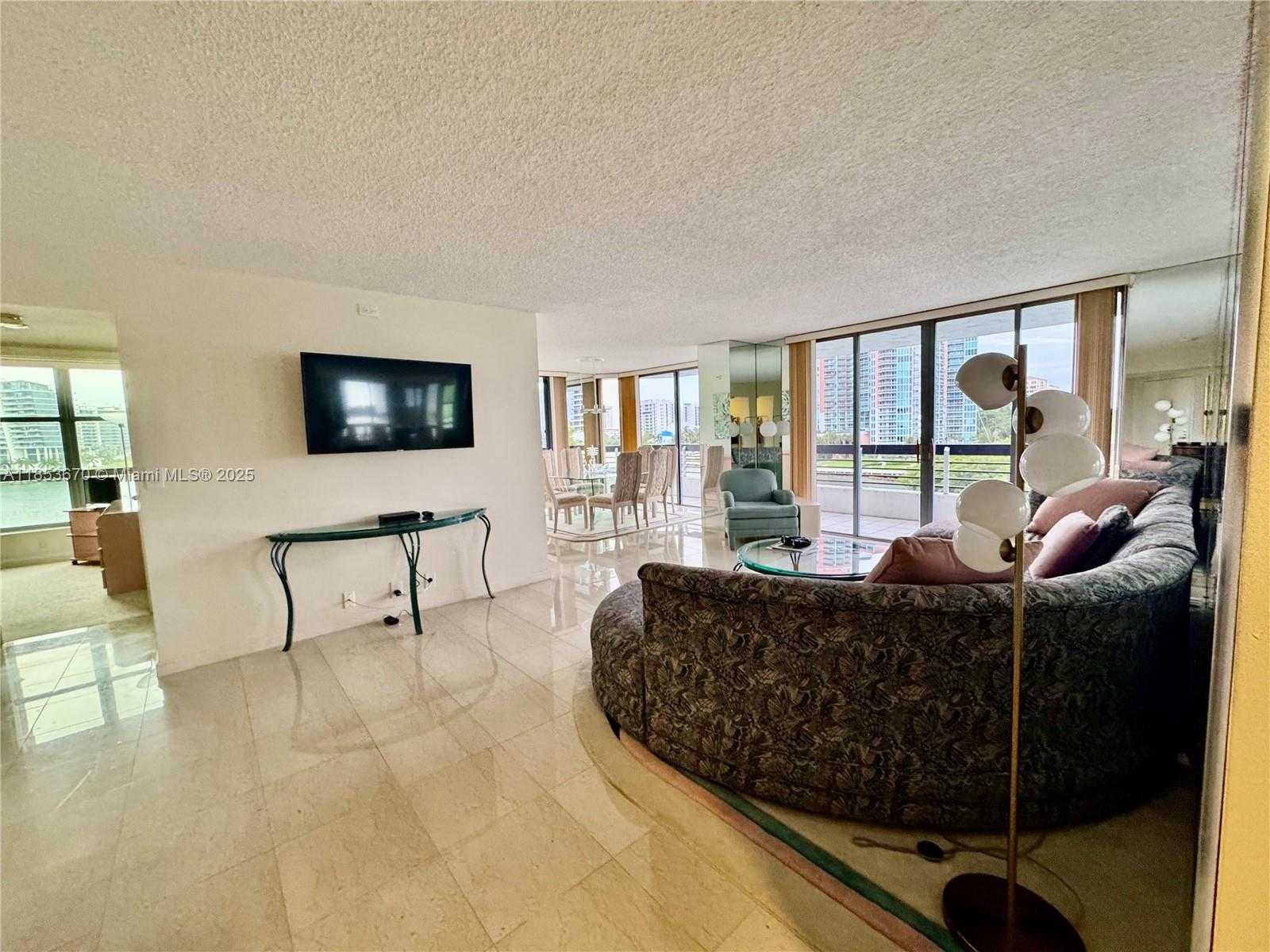 Small Image of 3530 MYSTIC POINTE DR #601, Aventura Number 6