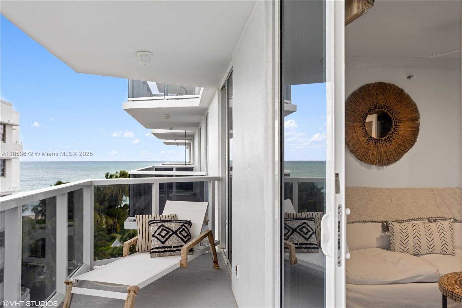 Small Image of 2401 COLLINS AVE #909, Miami Beach Number 10