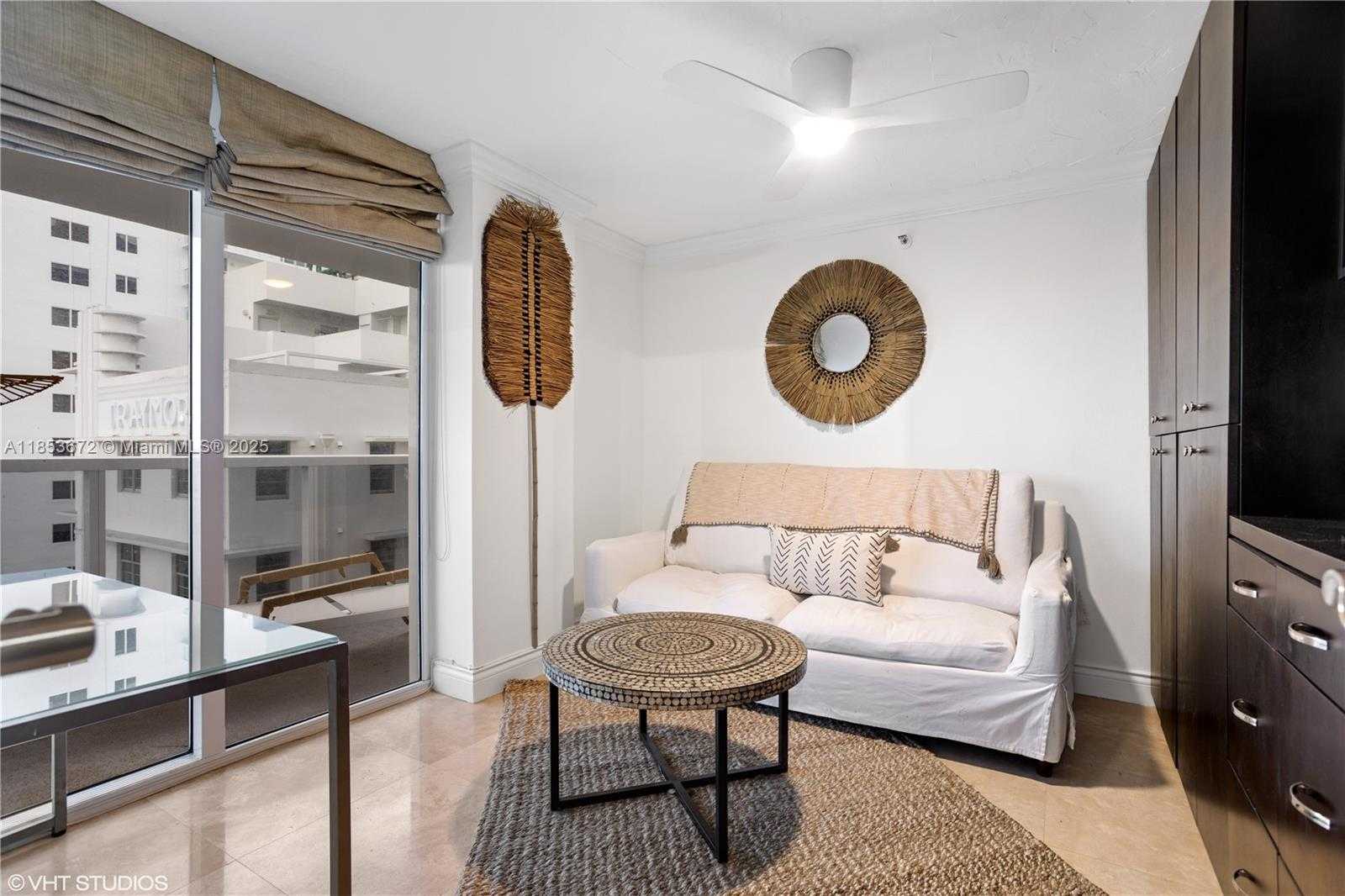 Small Image of 2401 COLLINS AVE #909, Miami Beach Number 5