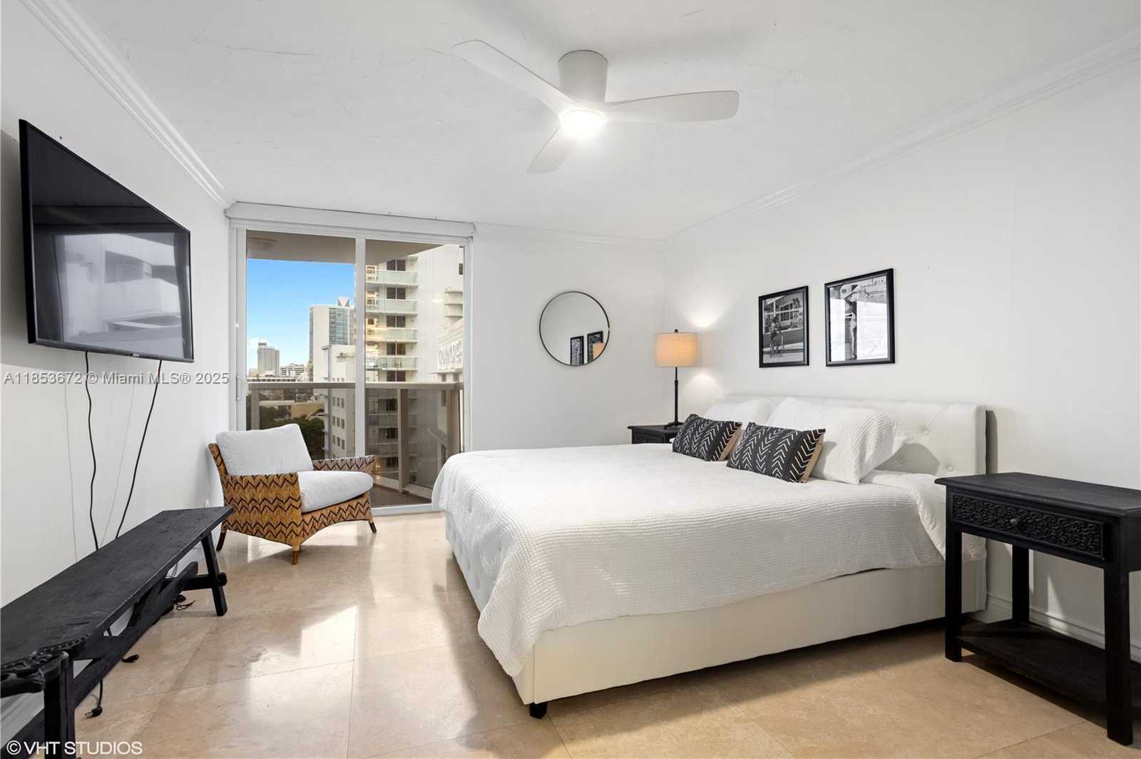 Small Image of 2401 COLLINS AVE #909, Miami Beach Number 6