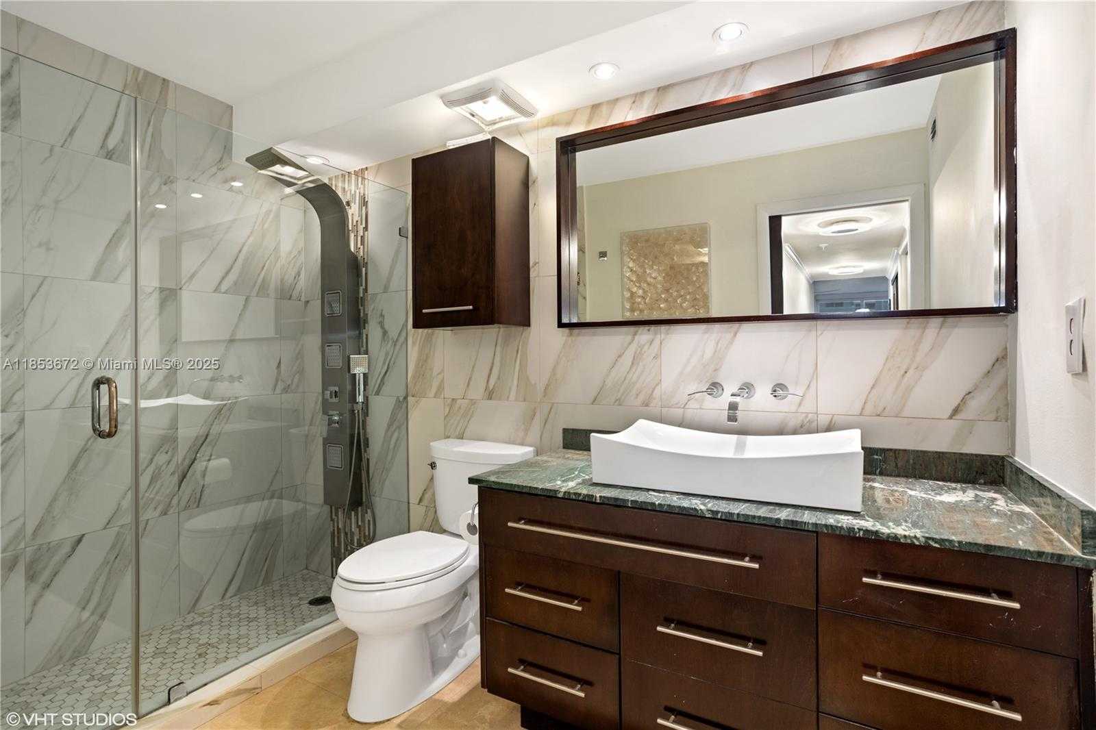 Small Image of 2401 COLLINS AVE #909, Miami Beach Number 7