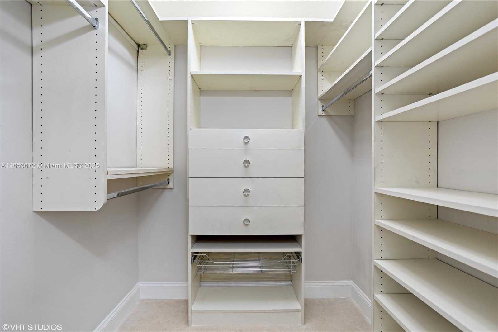 Small Image of 2401 COLLINS AVE #909, Miami Beach Number 8