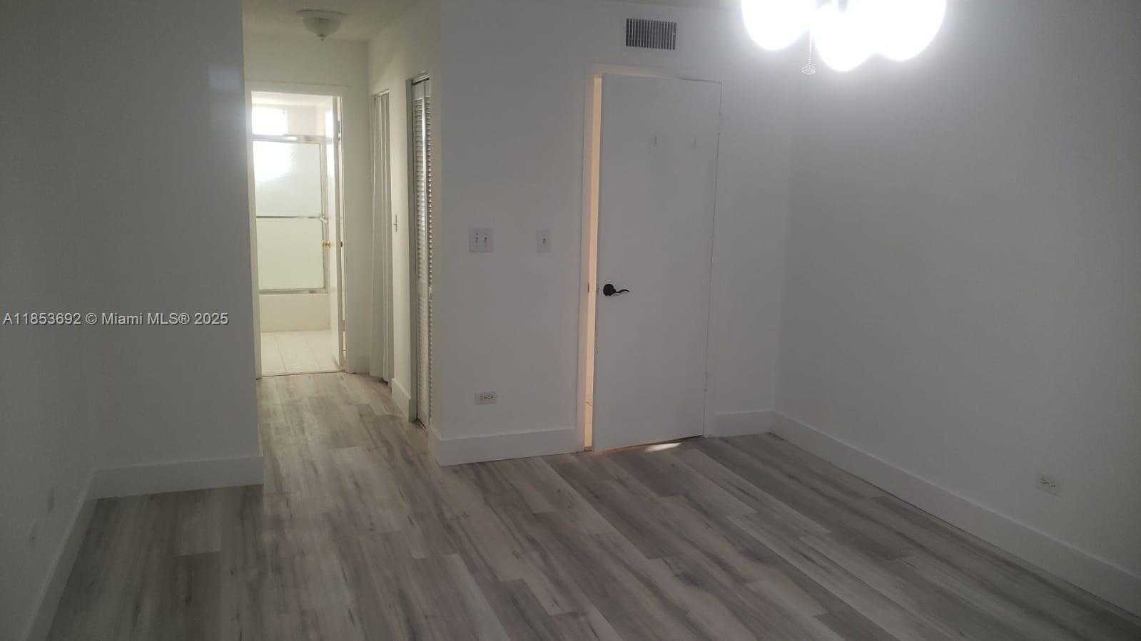 Small Image of 443 NORTH EAST 195TH ST #338, Miami Number 3
