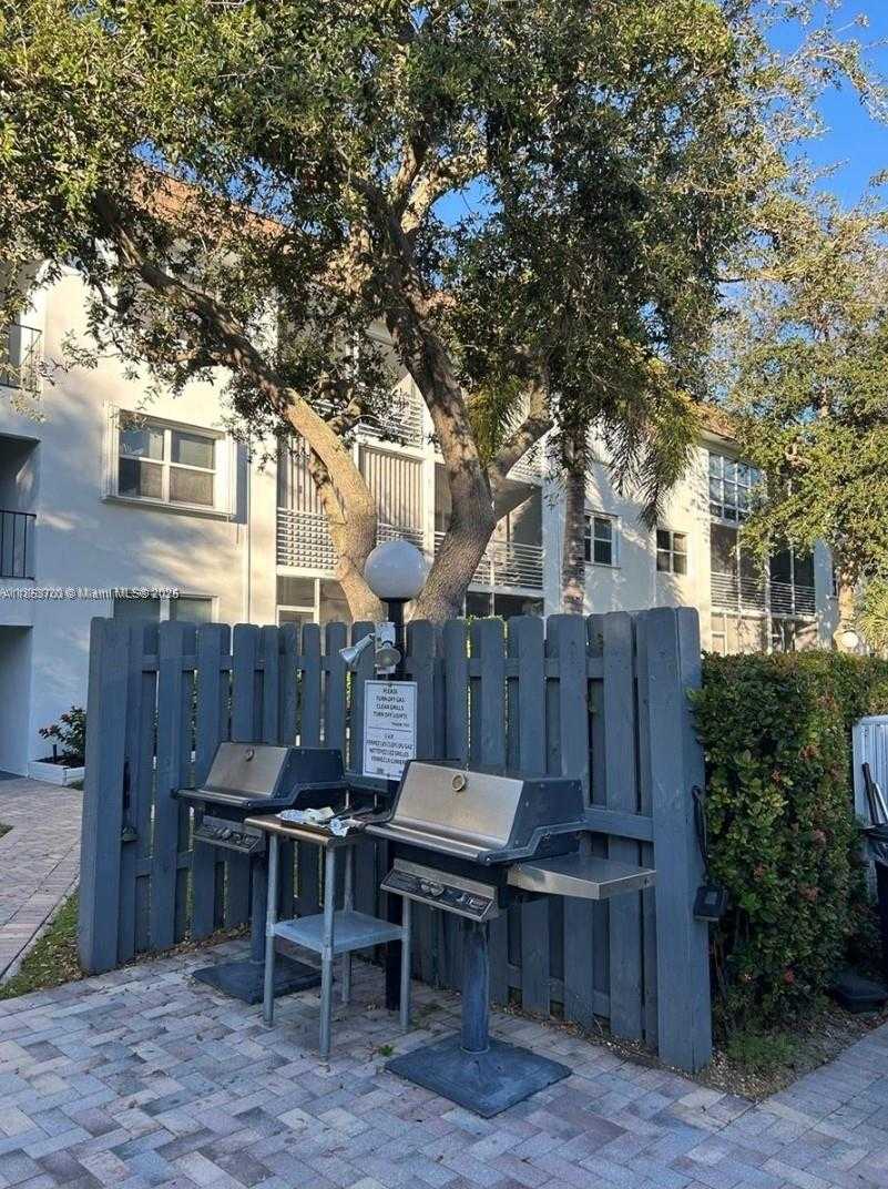 Small Image of 1501 SOUTH OCEAN BLVD #211, Lauderdale By The Sea Number 24