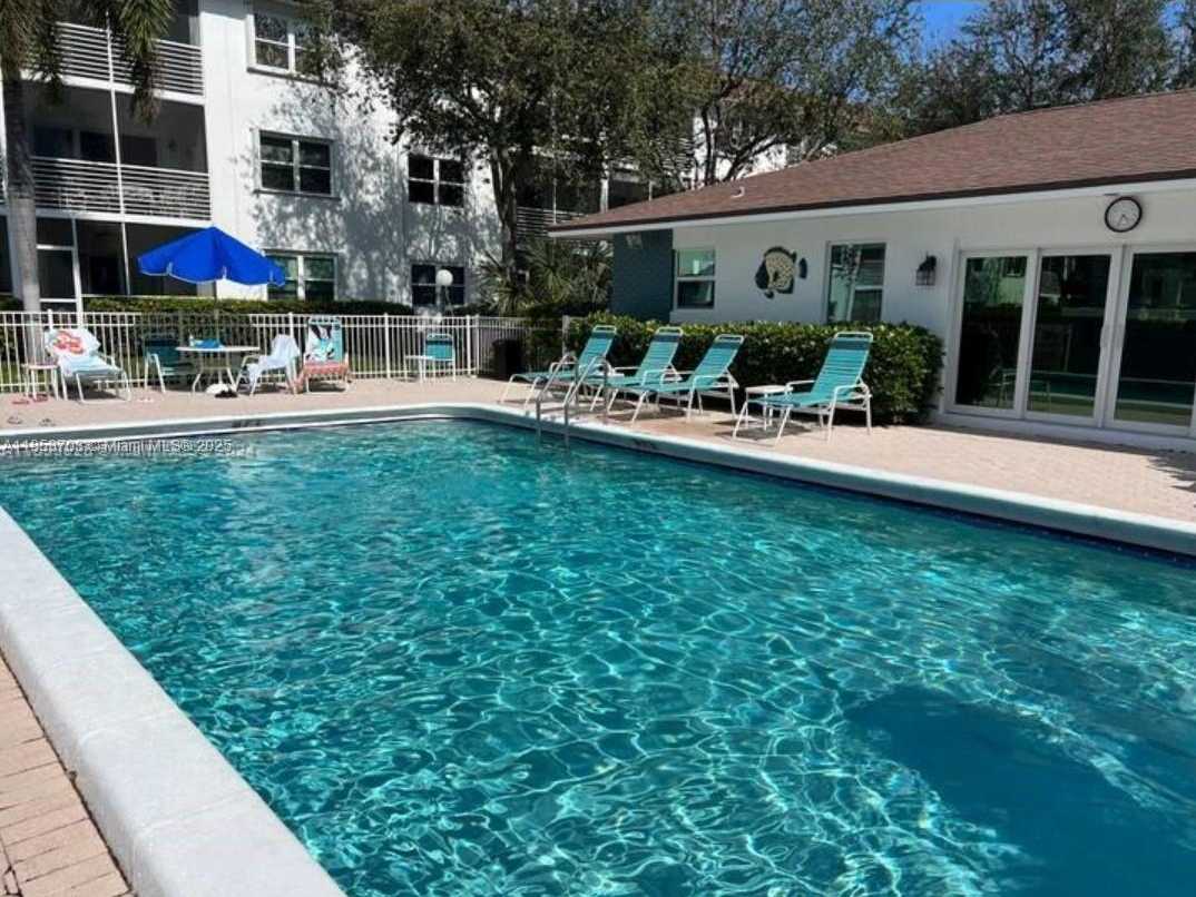 Small Image of 1501 SOUTH OCEAN BLVD #211, Lauderdale By The Sea Number 4