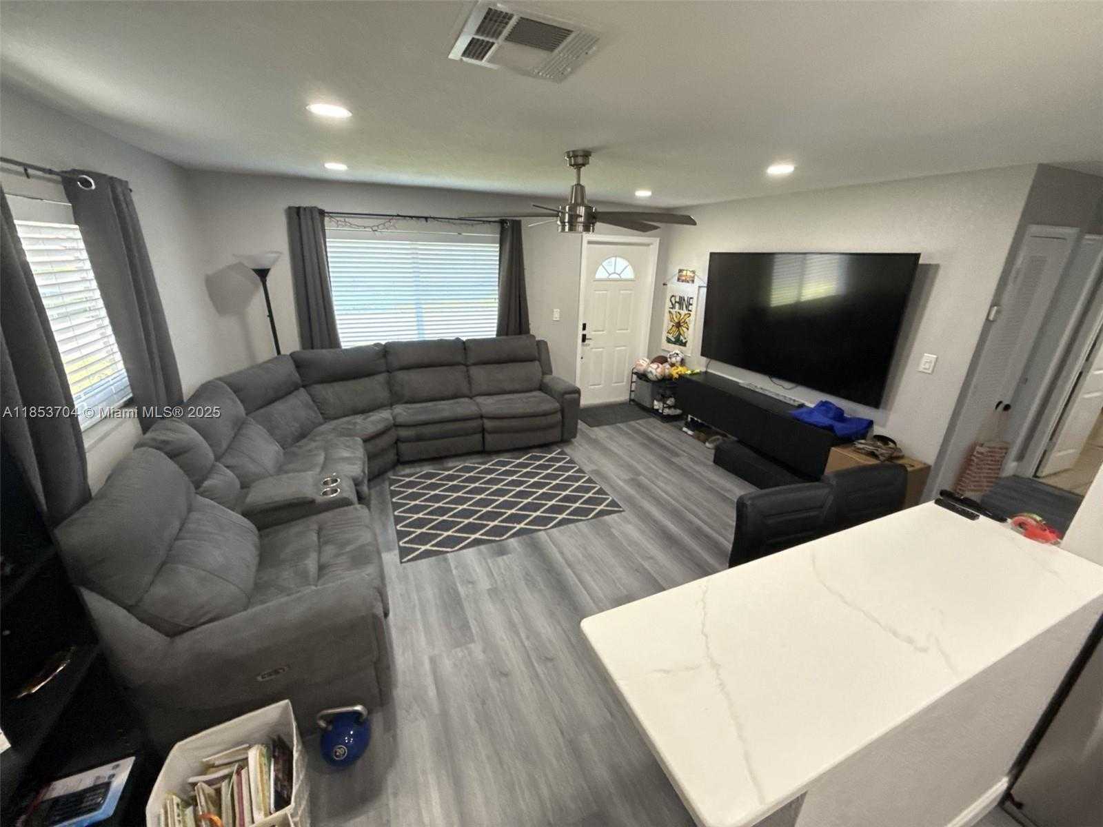 Small Image of 7014 NORTH WEST 57TH CT #7014, Tamarac Number 2