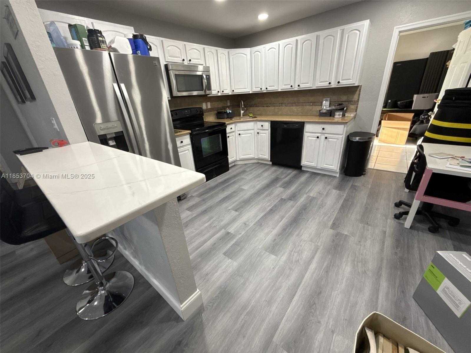 Small Image of 7014 NORTH WEST 57TH CT #7014, Tamarac Number 4