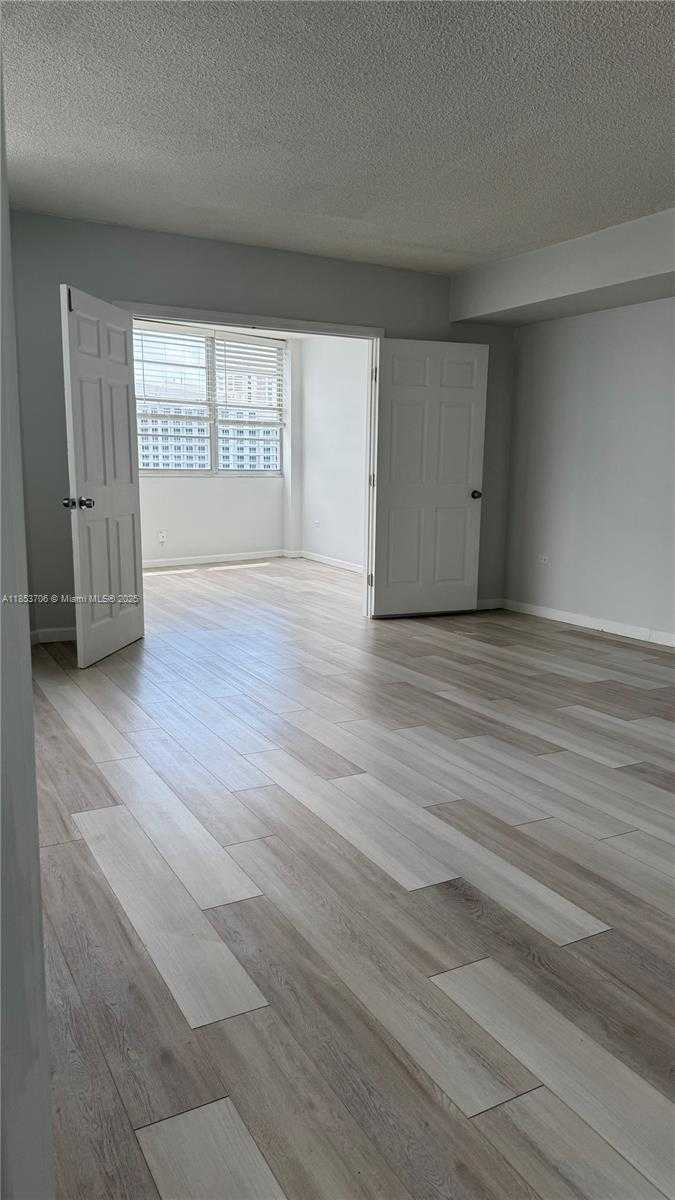 Small Image of 905 BRICKELL BAY DR #1631, Miami Number 13