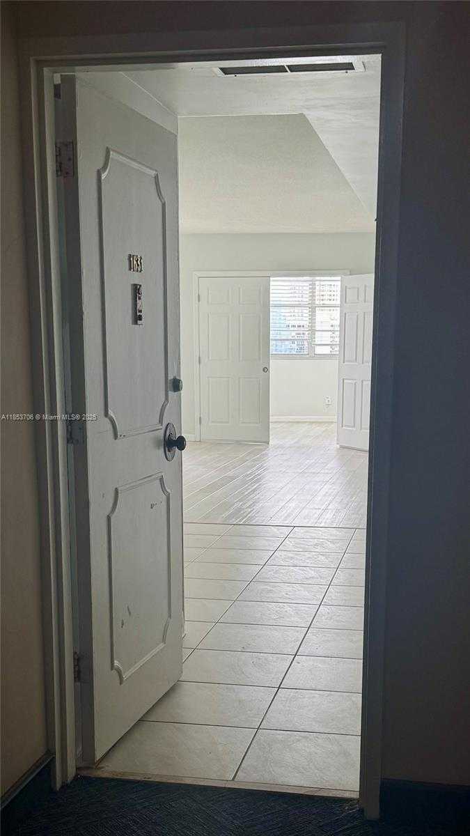 Small Image of 905 BRICKELL BAY DR #1631, Miami Number 17