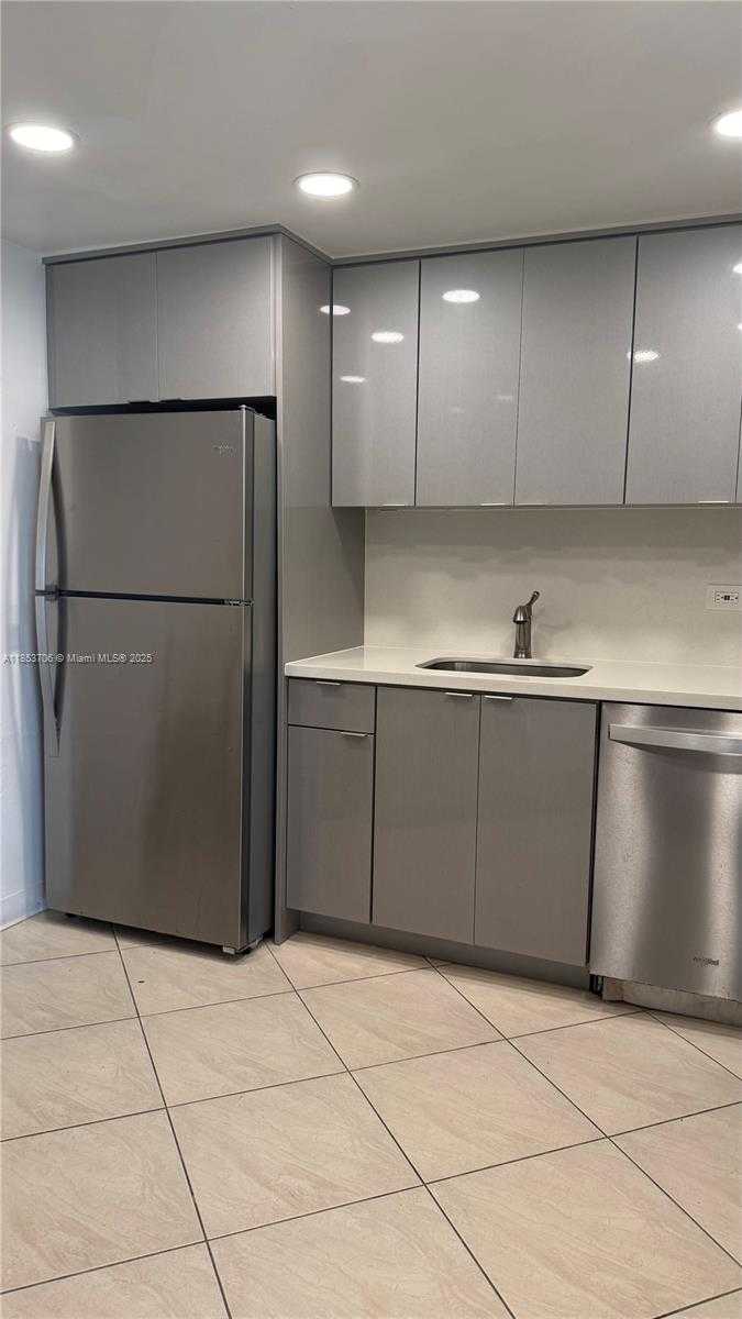 Small Image of 905 BRICKELL BAY DR #1631, Miami Number 19
