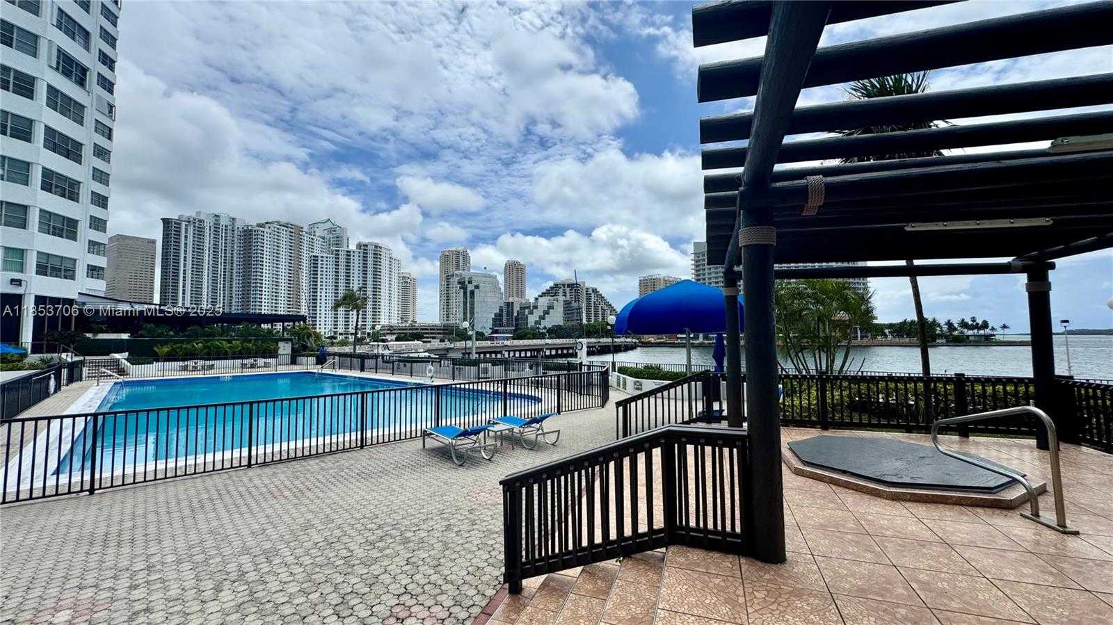 Small Image of 905 BRICKELL BAY DR #1631, Miami Number 25