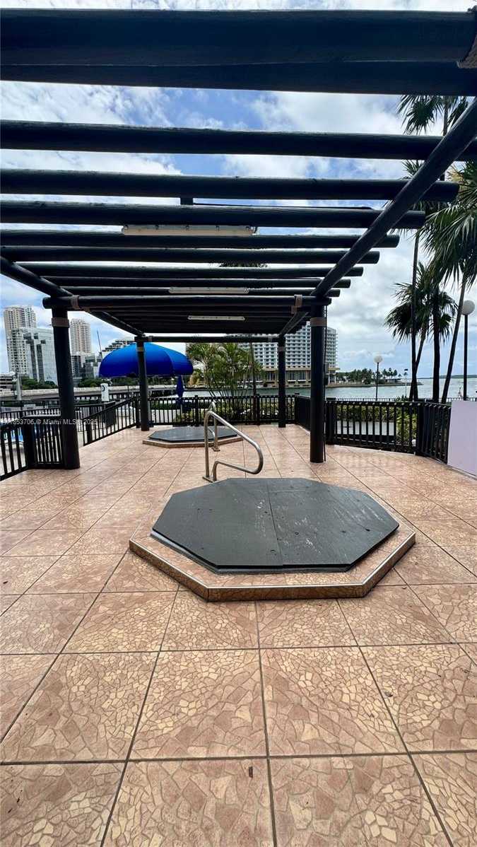Small Image of 905 BRICKELL BAY DR #1631, Miami Number 26