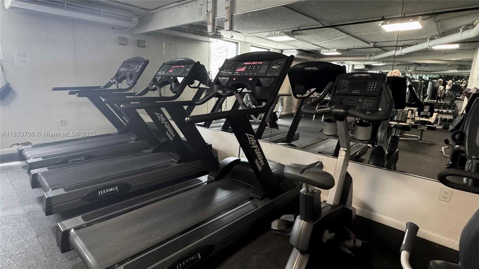 Small Image of 905 BRICKELL BAY DR #1631, Miami Number 28