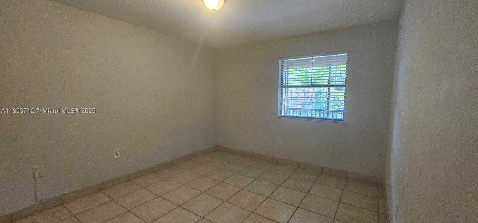 Small Image of 15661 SOUTH WEST 104TH TER #325, Miami Number 7