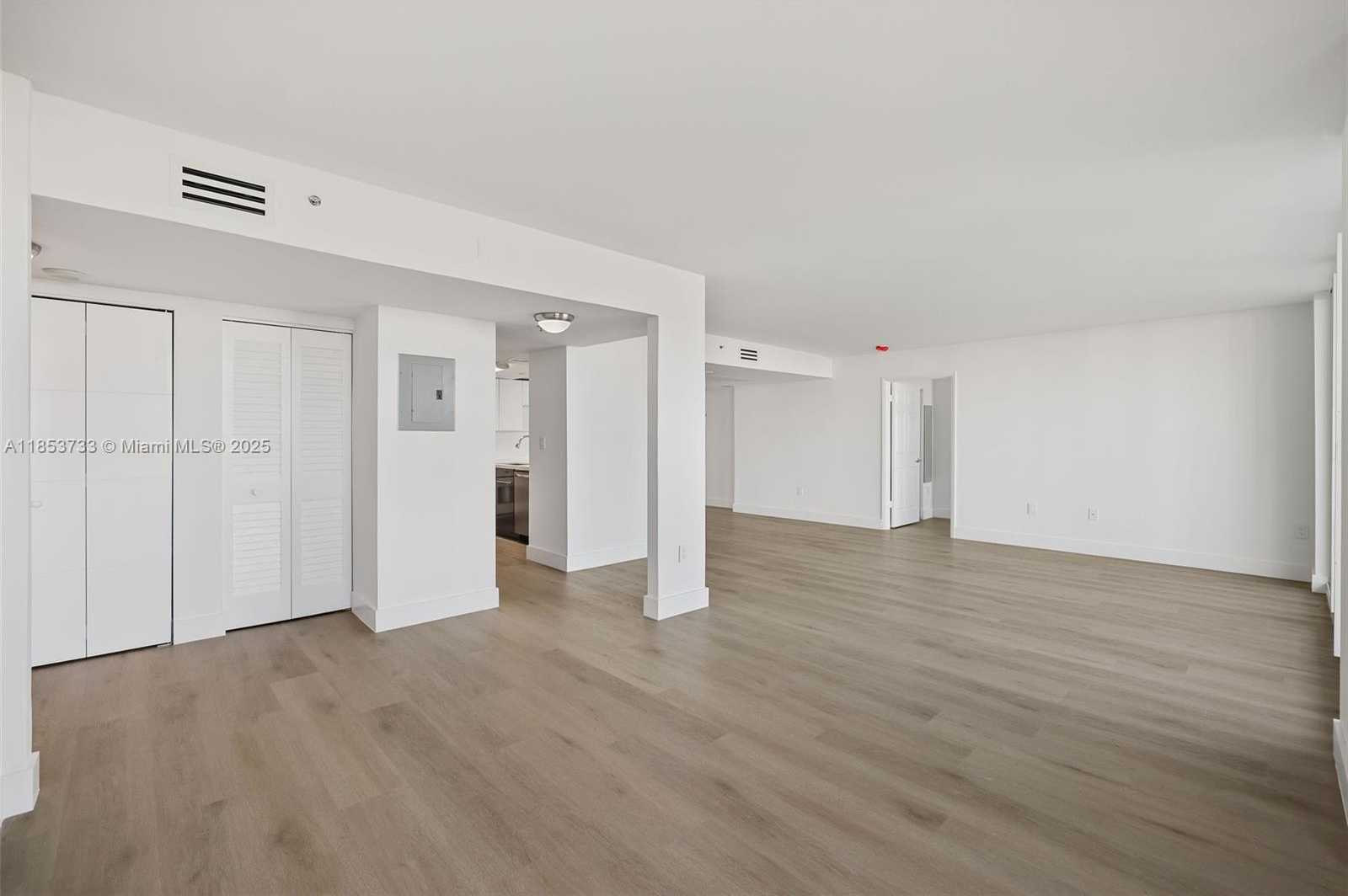 Small Image of 650 WEST AVE #808, Miami Beach Number 11