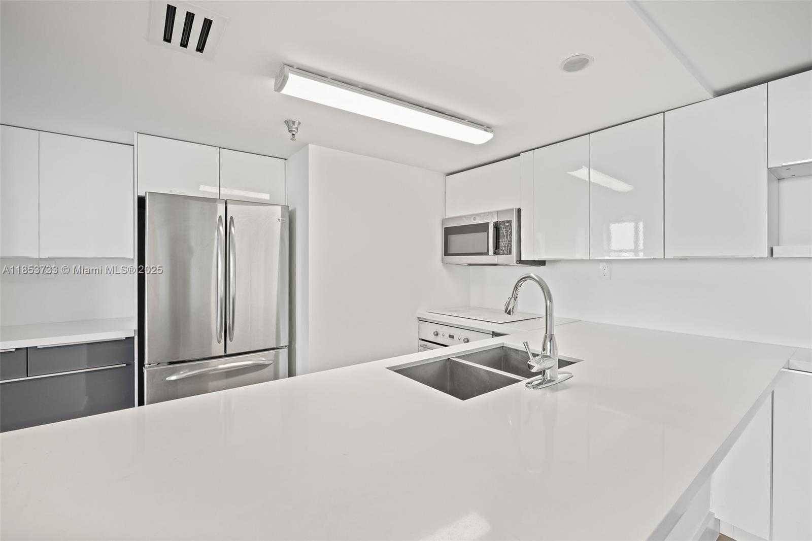 Small Image of 650 WEST AVE #808, Miami Beach Number 15