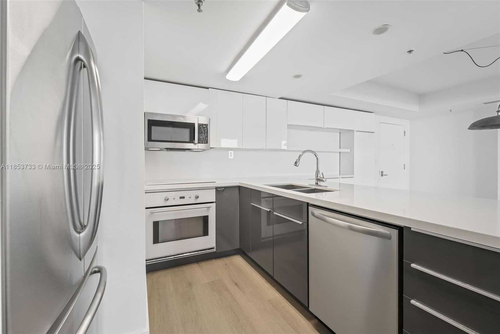 Small Image of 650 WEST AVE #808, Miami Beach Number 17