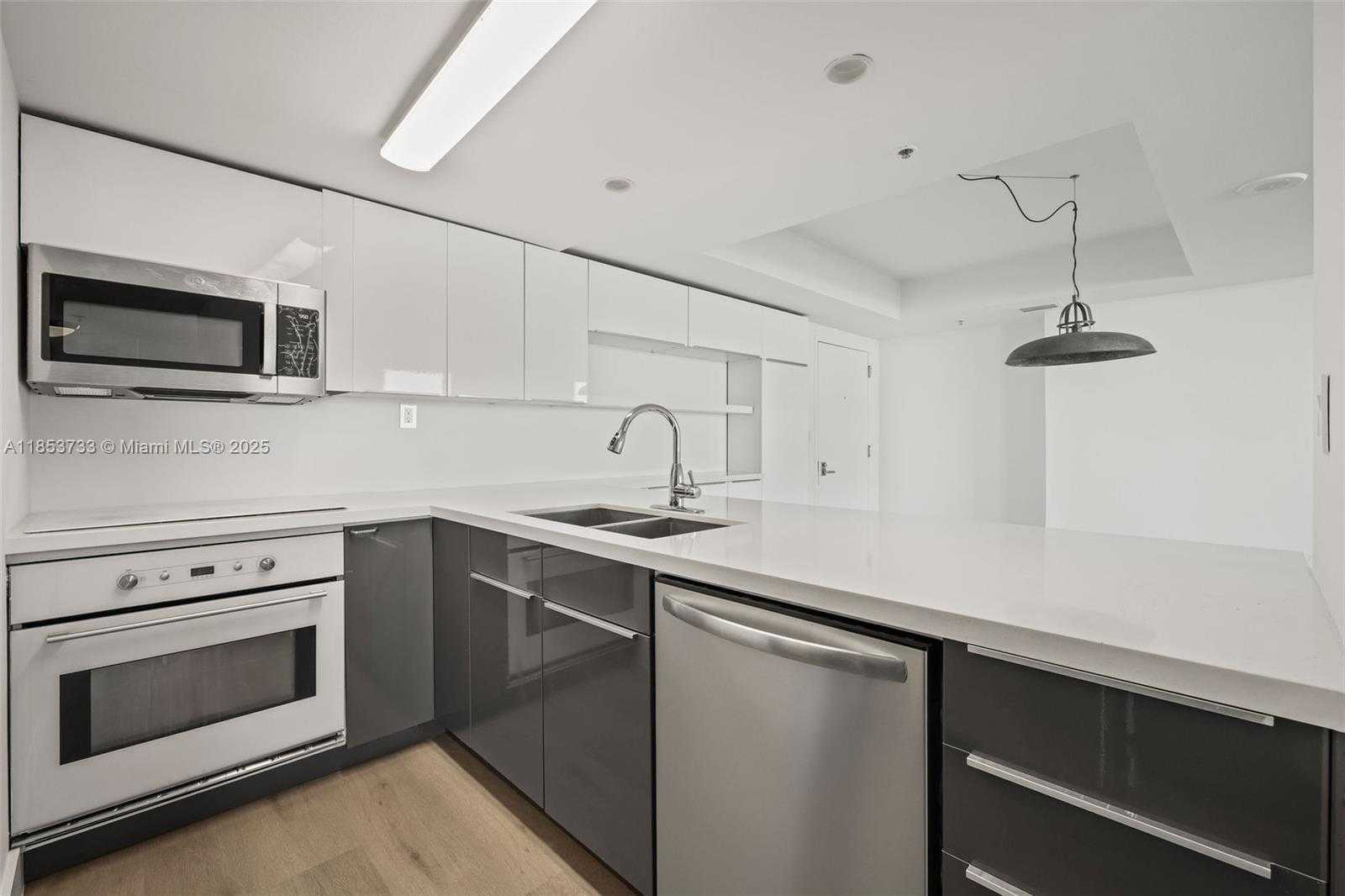 Small Image of 650 WEST AVE #808, Miami Beach Number 18
