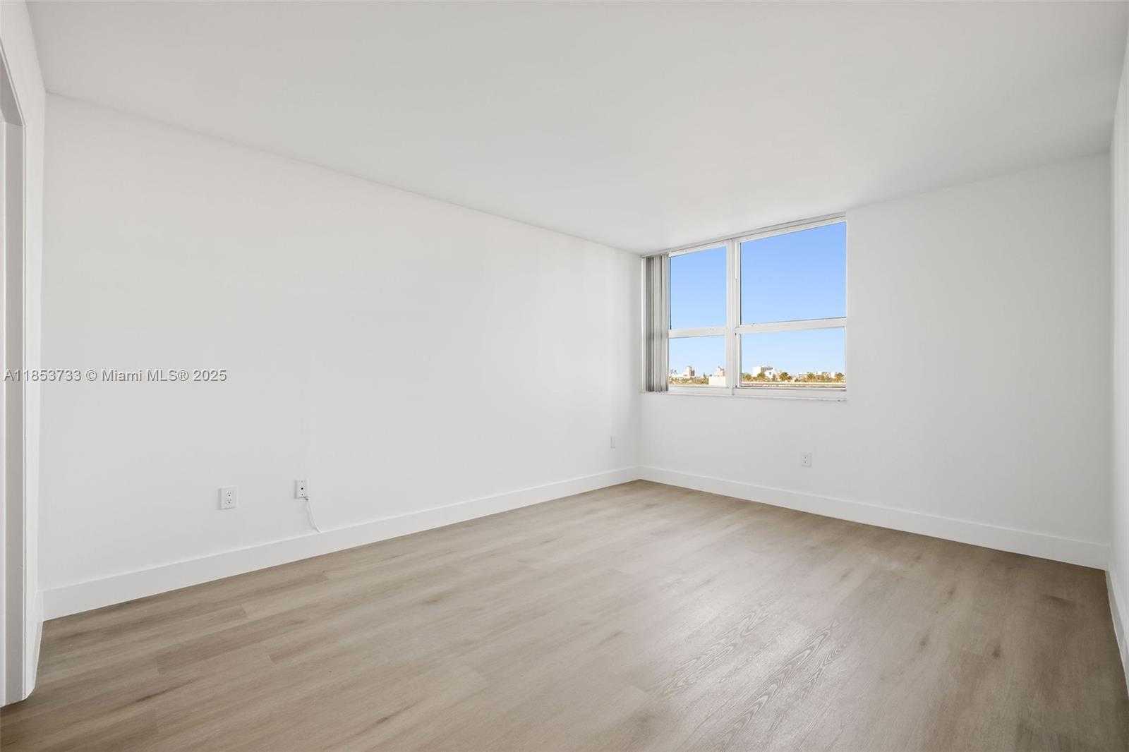 Small Image of 650 WEST AVE #808, Miami Beach Number 23
