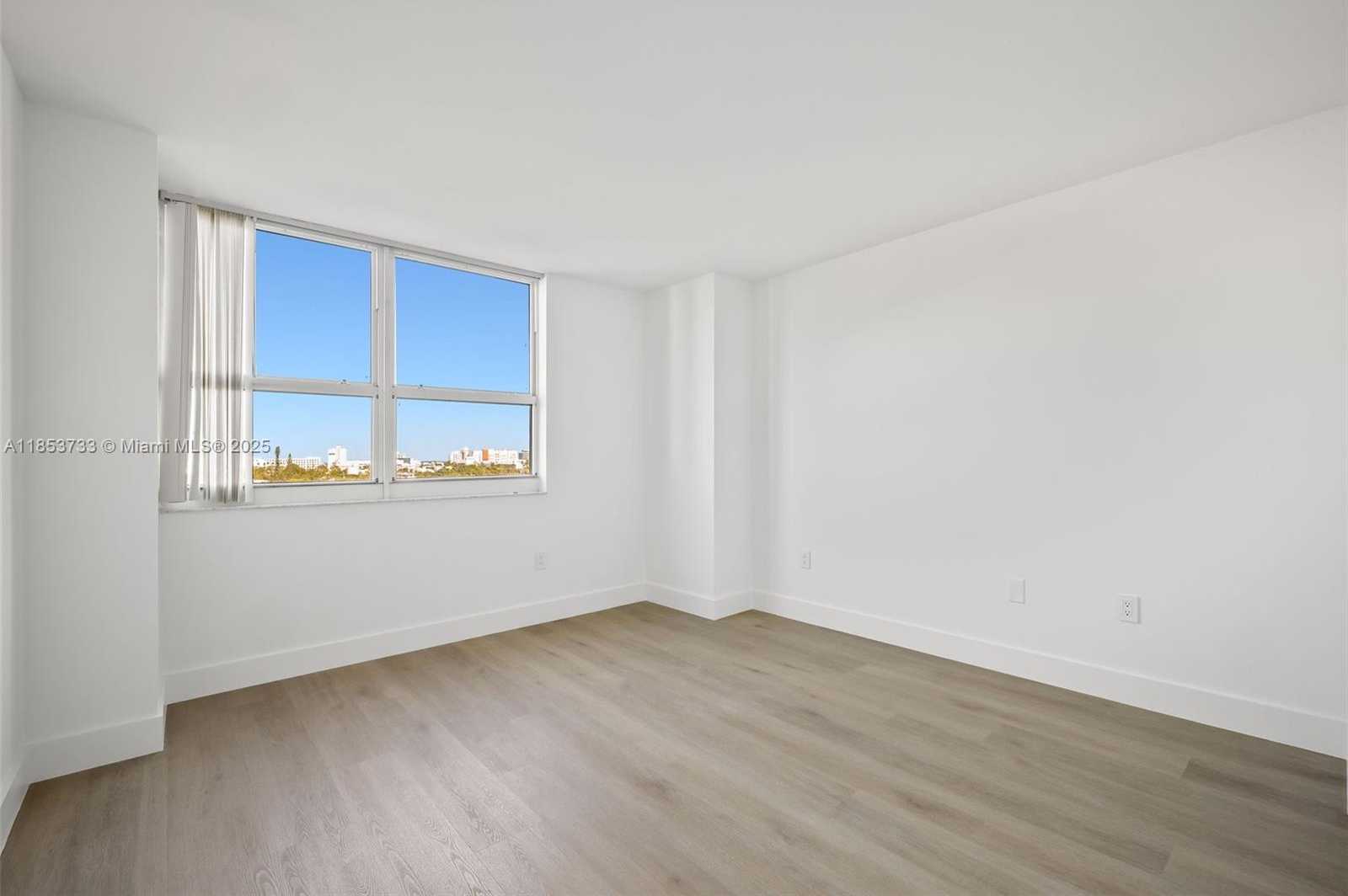 Small Image of 650 WEST AVE #808, Miami Beach Number 32