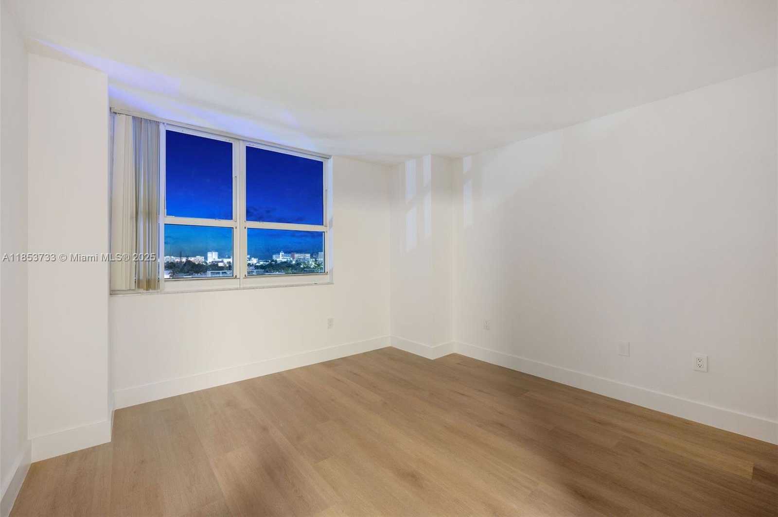 Small Image of 650 WEST AVE #808, Miami Beach Number 49
