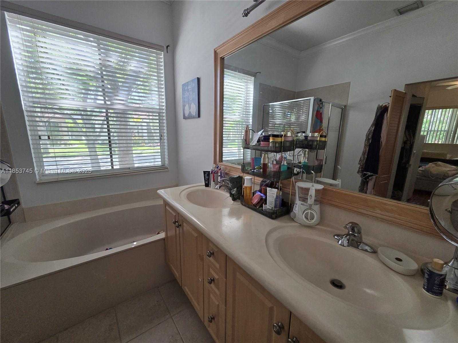 Small Image of 1010 DAISY LN, Weston Number 12