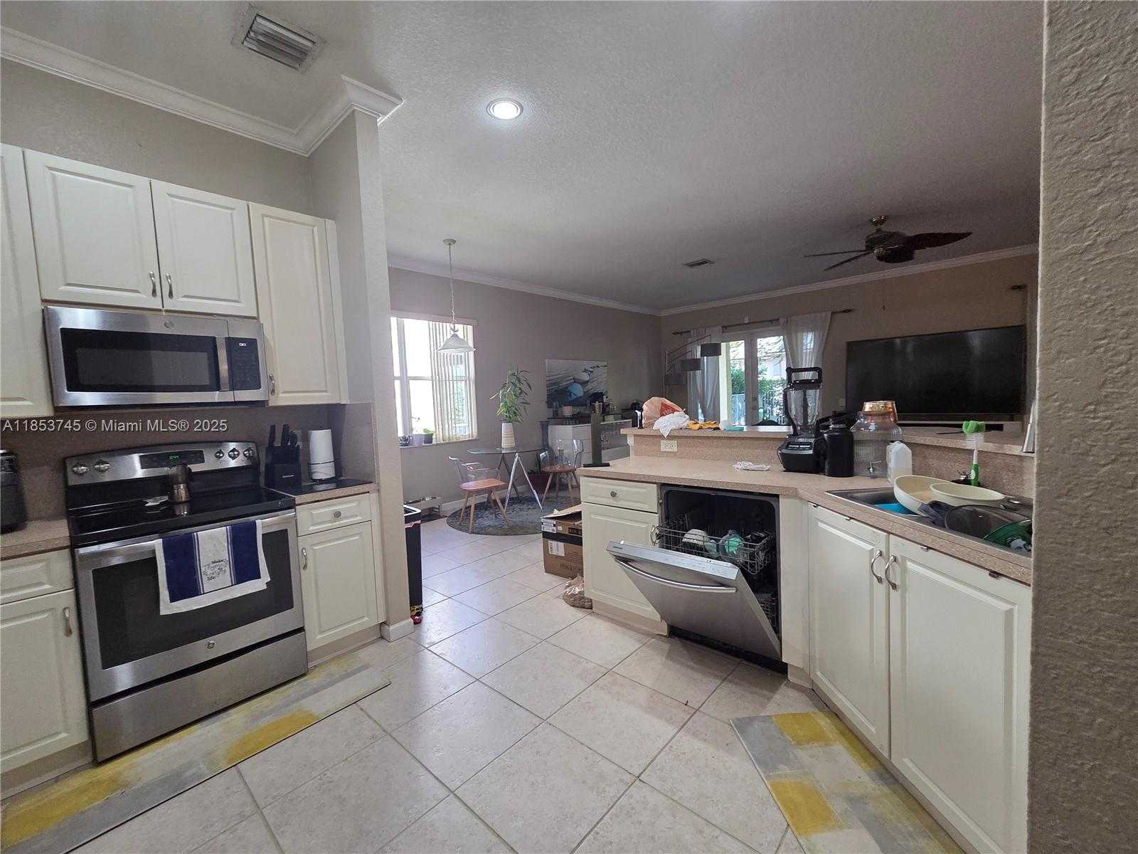 Small Image of 1010 DAISY LN, Weston Number 7