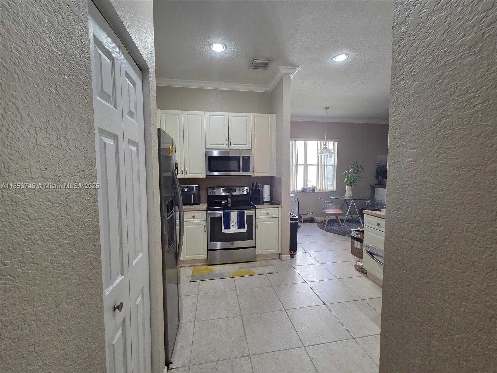 Small Image of 1010 DAISY LN, Weston Number 8