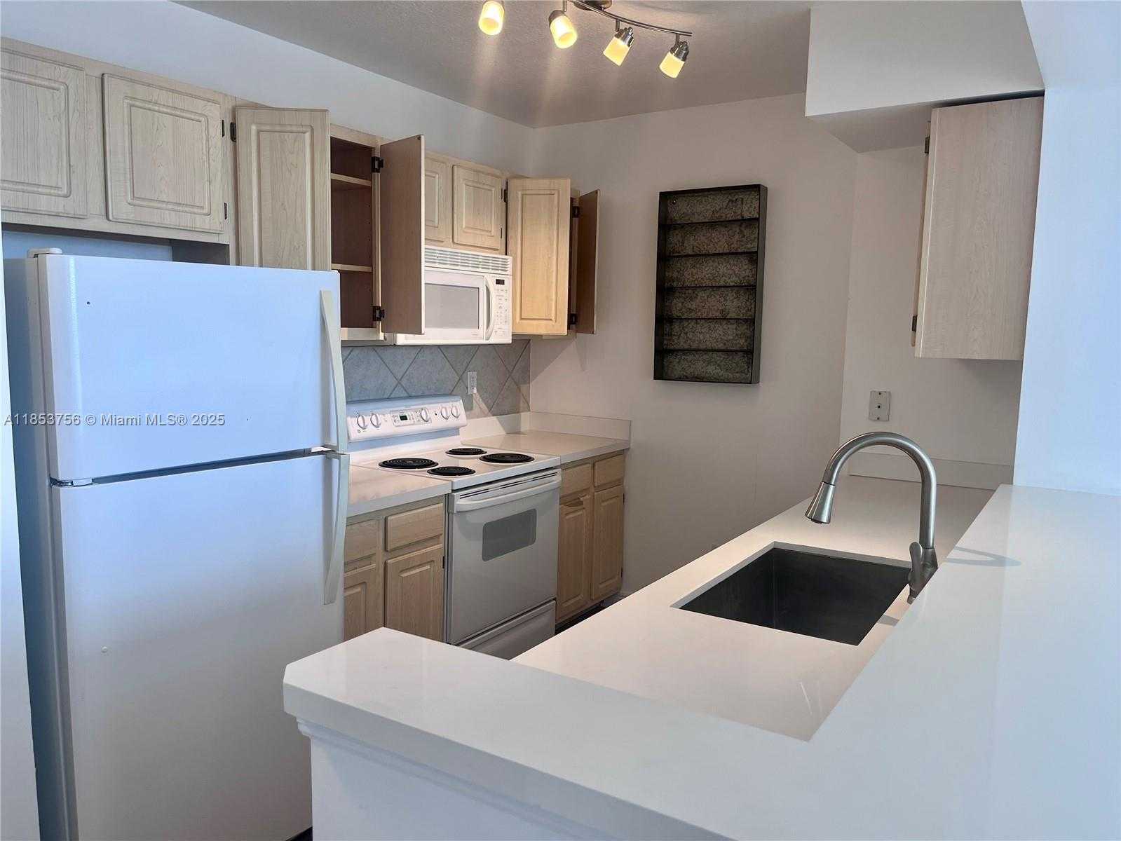 Small Image of 2665 SOUTH WEST 37TH AVE #1510, Miami Number 4