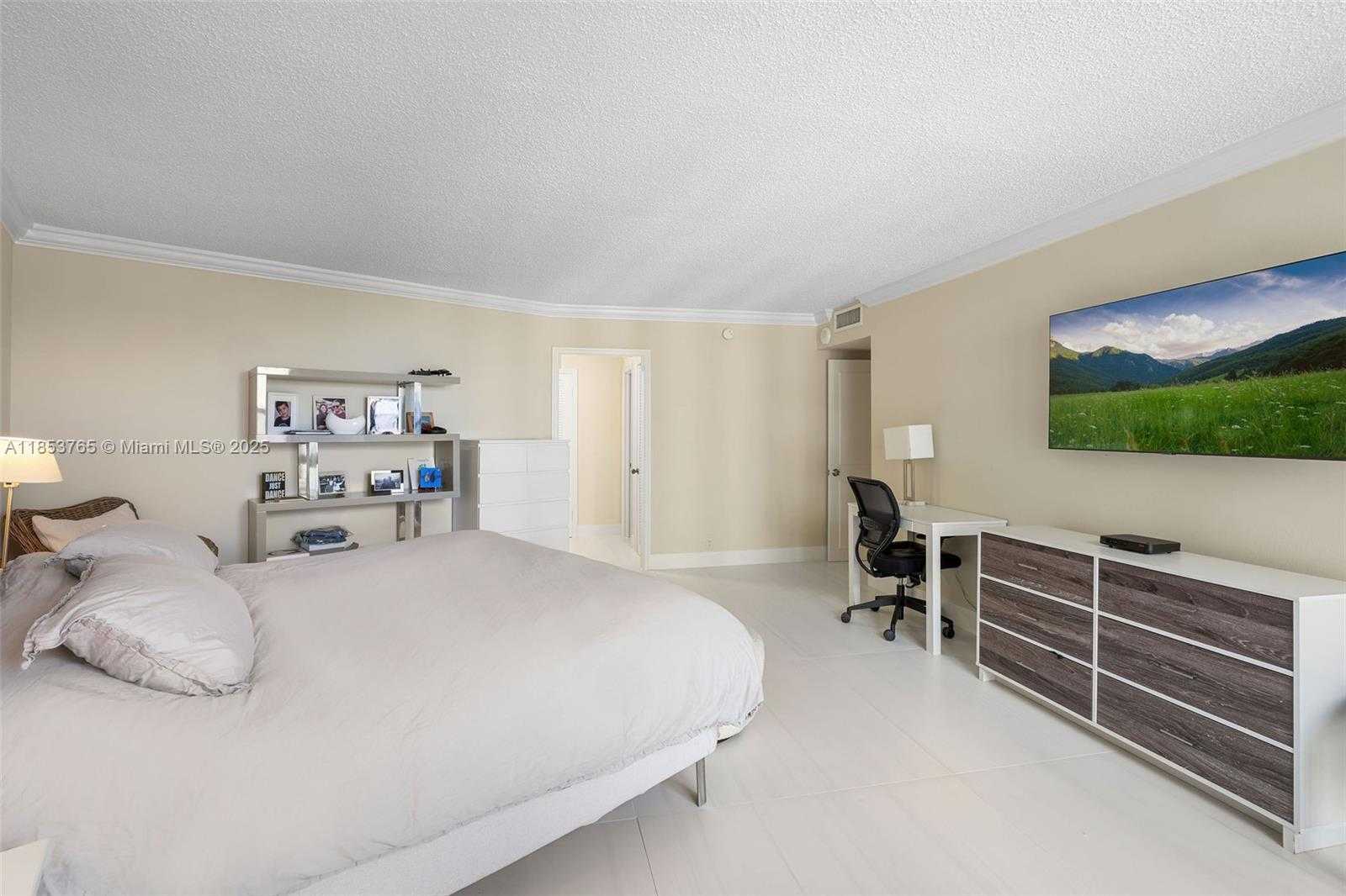 Small Image of 1121 CRANDON BLVD #E802, Key Biscayne Number 14