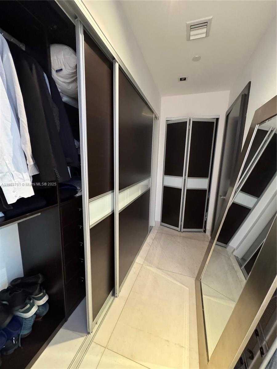 Small Image of 900 BISCAYNE BLVD #4103, Miami Number 10