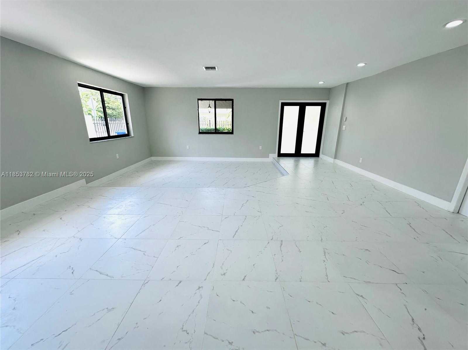 Small Image of 201 SOUTH WEST 40TH AVE, Miami Number 12
