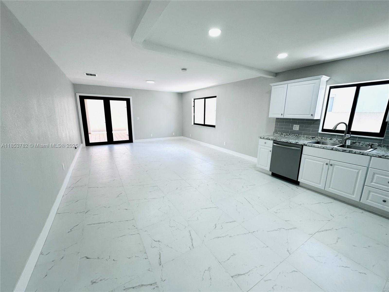 Small Image of 201 SOUTH WEST 40TH AVE, Miami Number 19