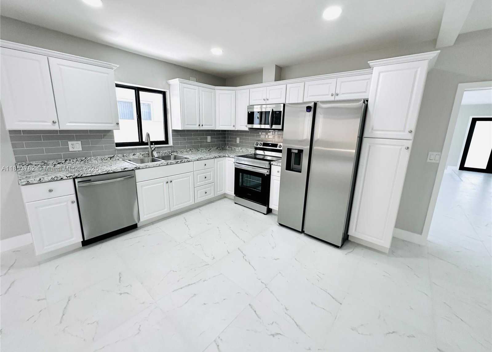 Small Image of 201 SOUTH WEST 40TH AVE, Miami Number 21