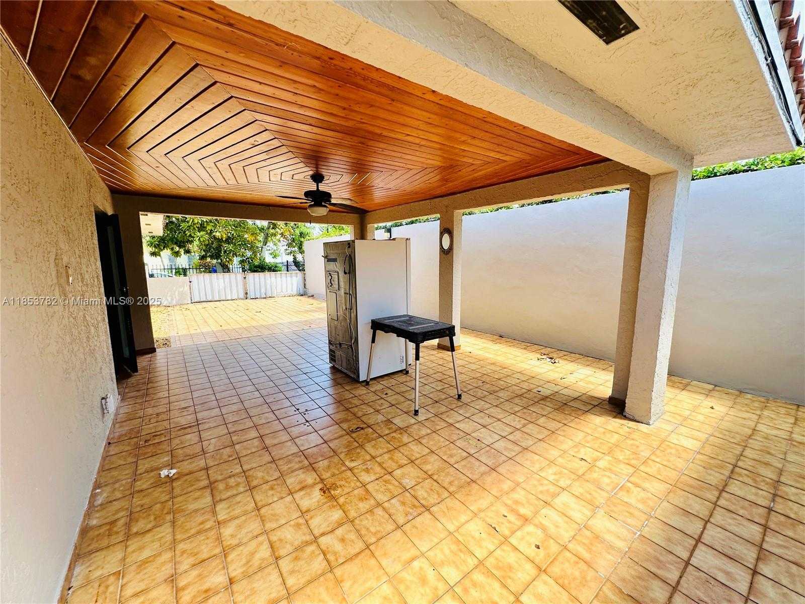 Small Image of 201 SOUTH WEST 40TH AVE, Miami Number 29